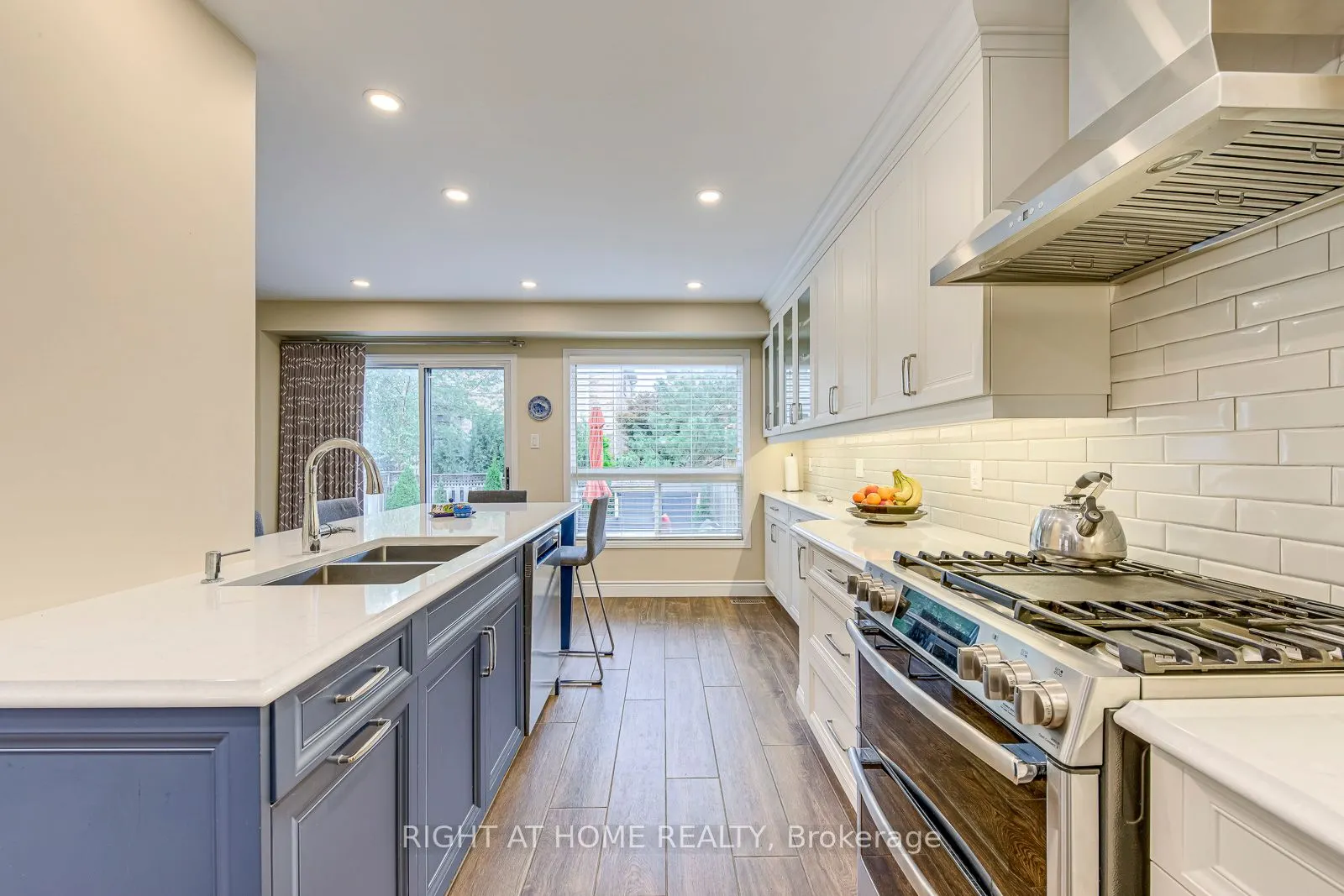 2472 Newcastle Crescent