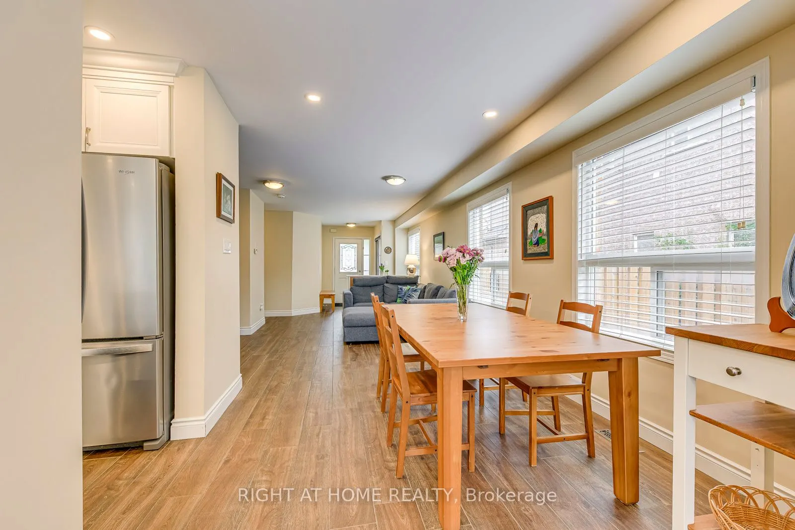 2472 Newcastle Crescent