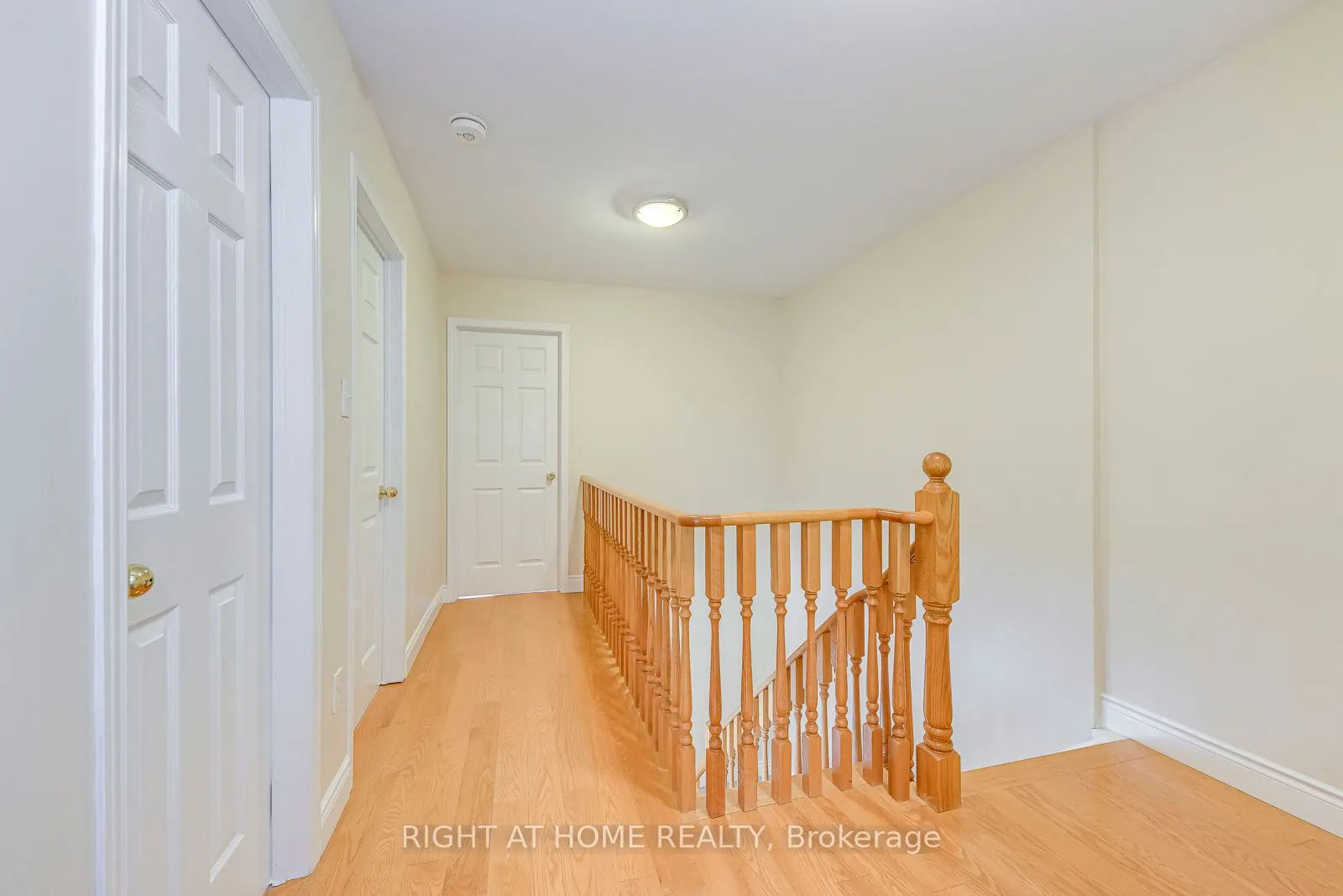 2472 Newcastle Crescent