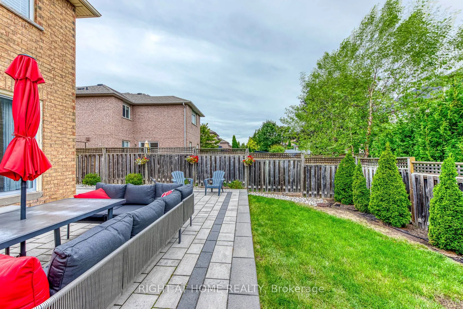 2472 Newcastle Crescent