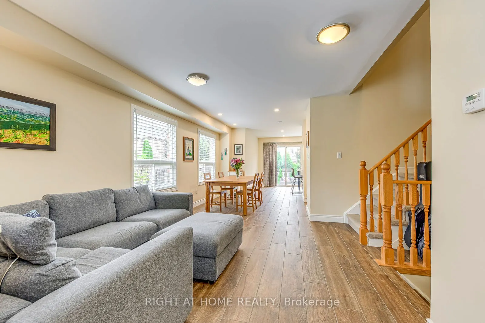2472 Newcastle Crescent