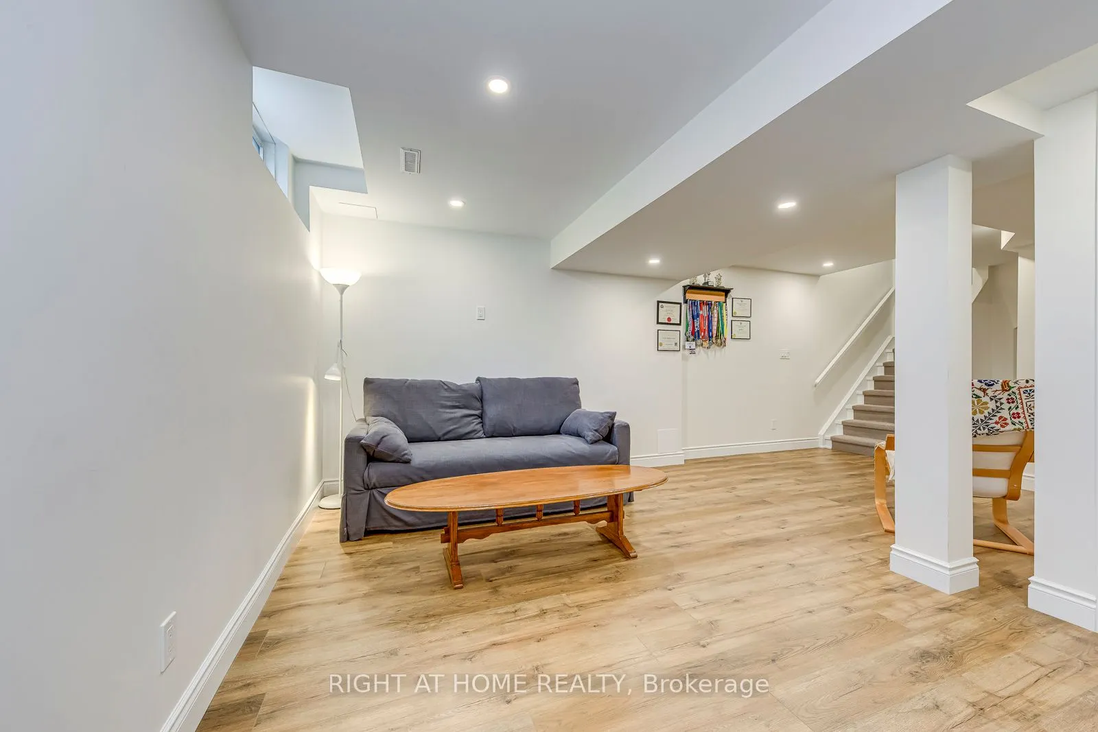 2472 Newcastle Crescent
