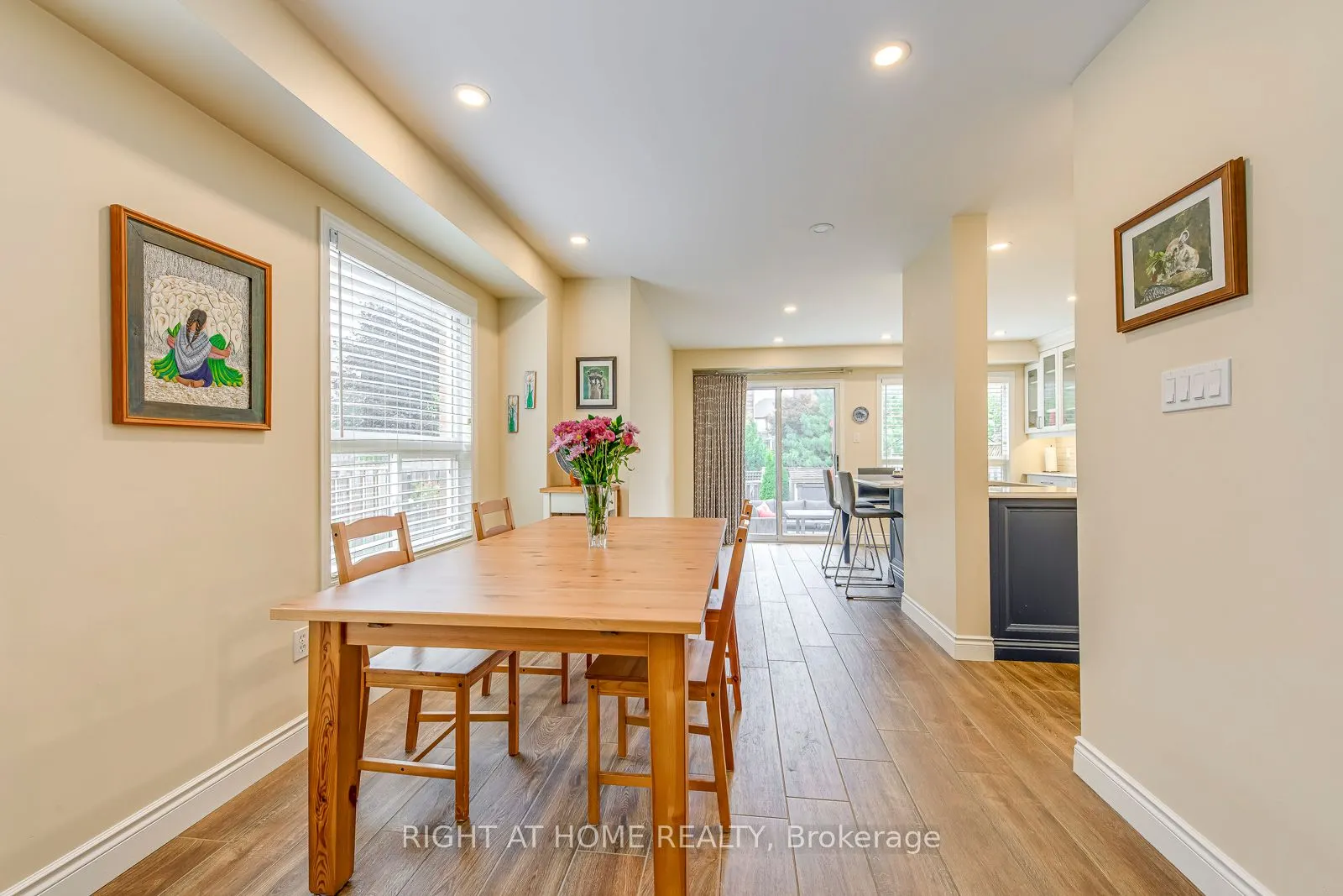 2472 Newcastle Crescent