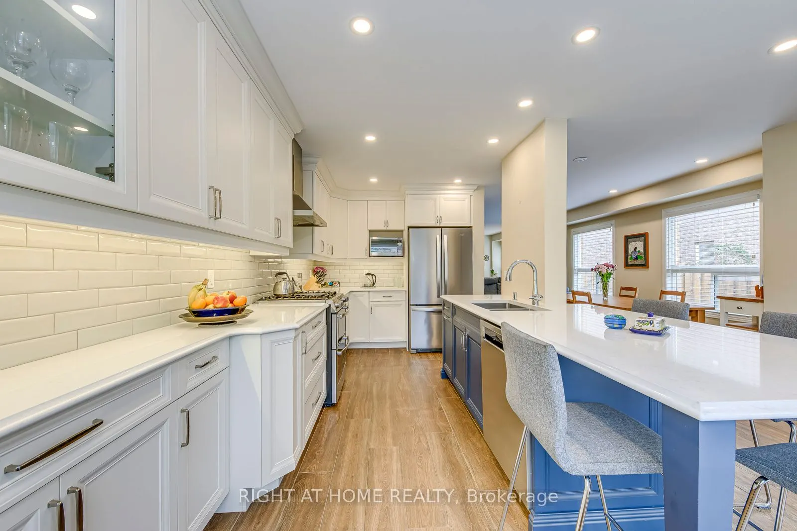 2472 Newcastle Crescent