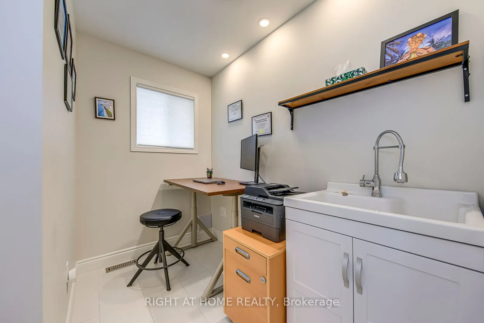 2472 Newcastle Crescent