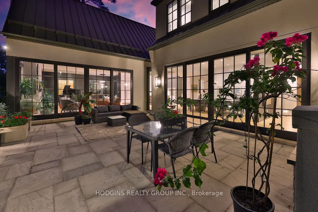 238 Mineola Road W