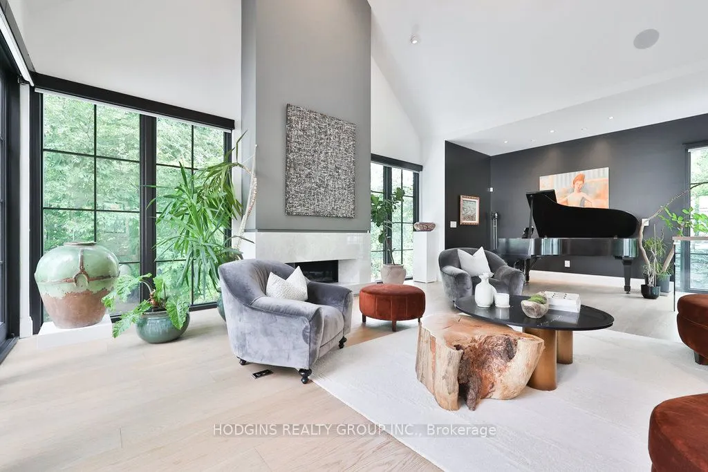238 Mineola Road W