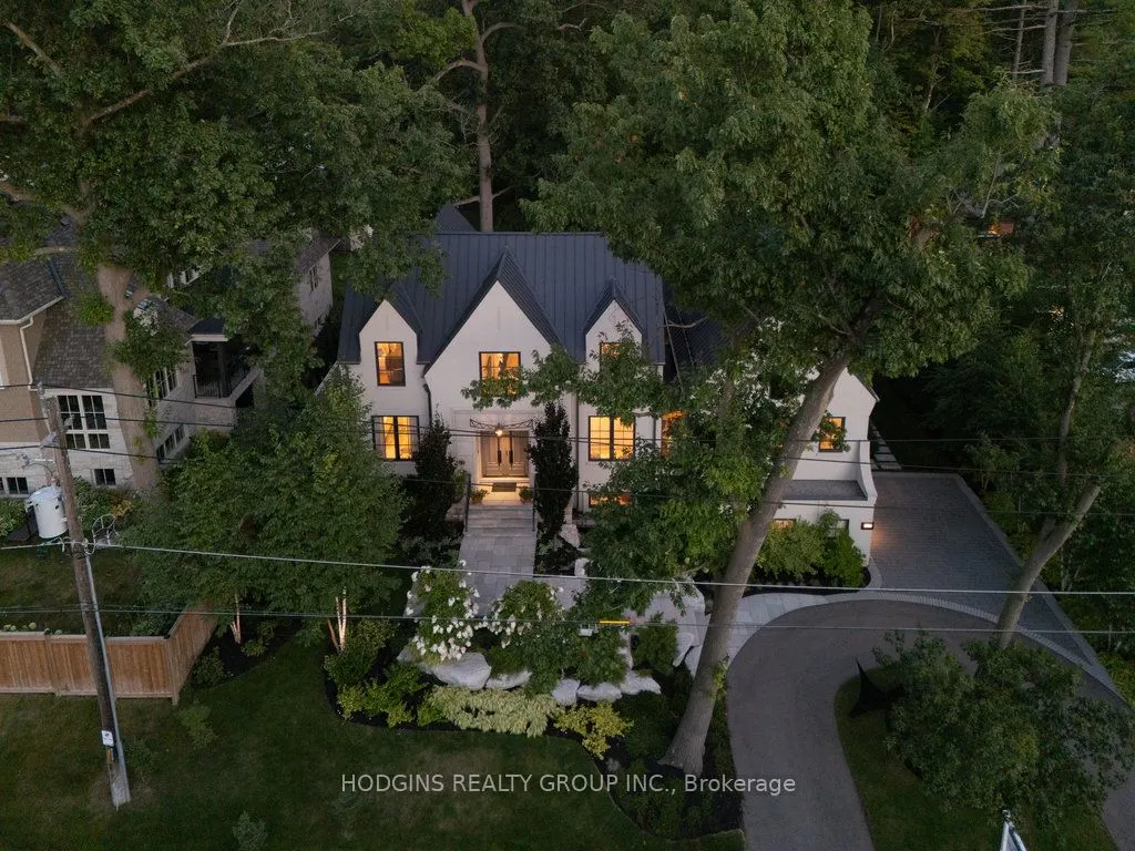 238 Mineola Road W