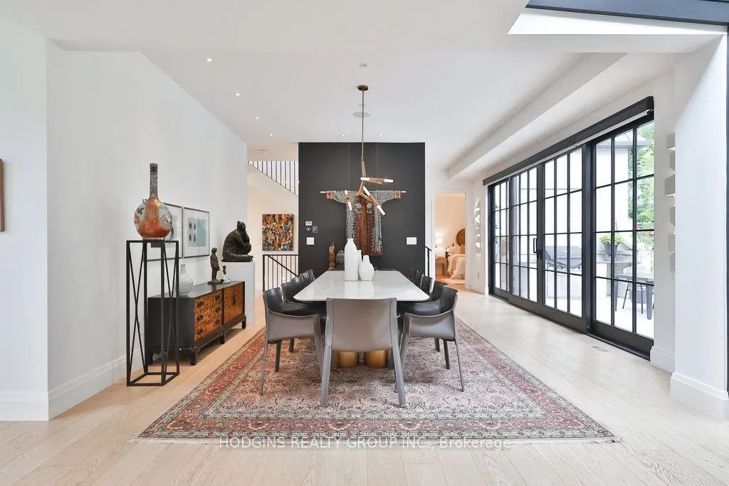 238 Mineola Road W