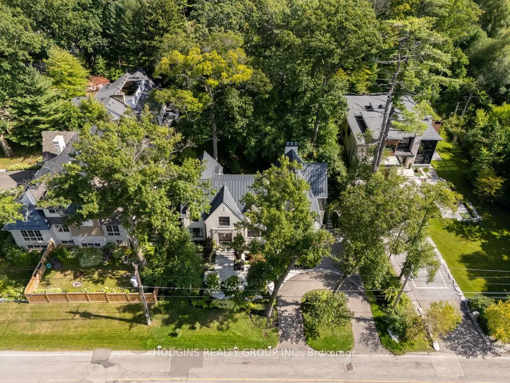 238 Mineola Road W