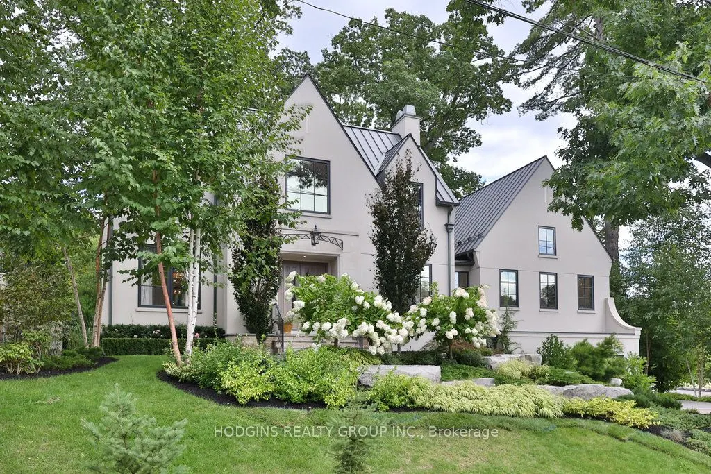 238 Mineola Road W