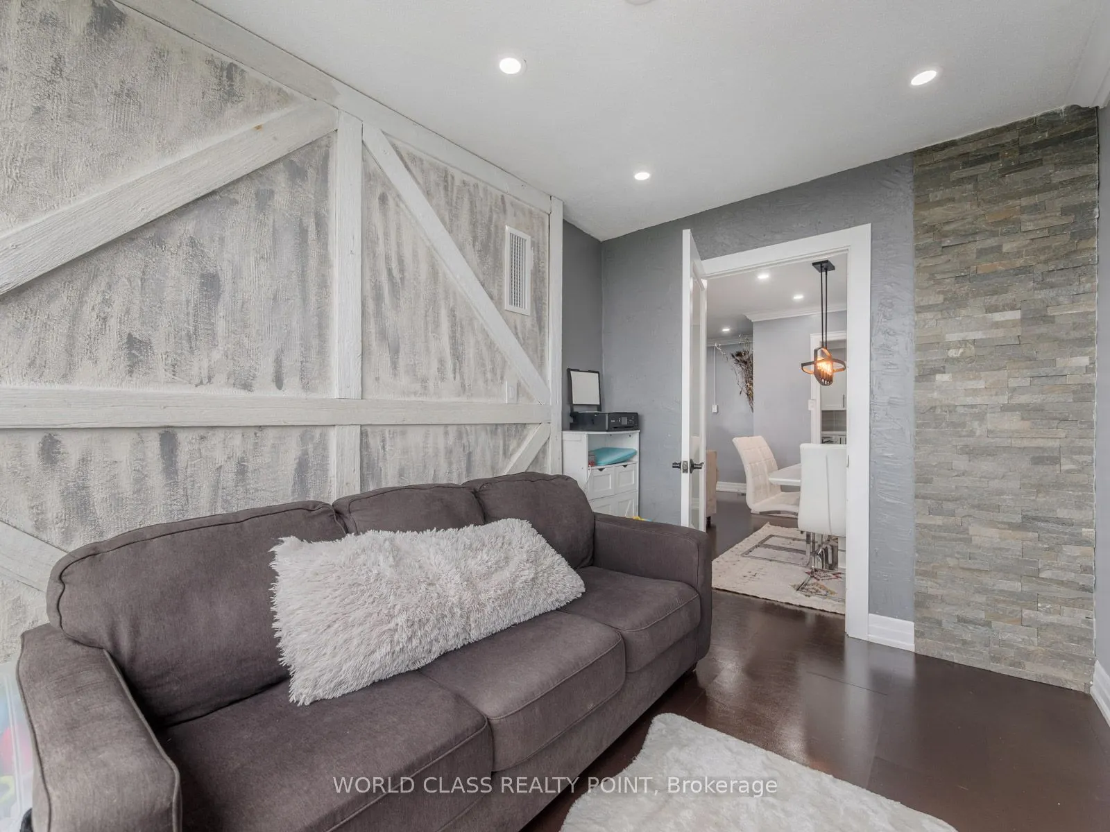 85 Emmett Avenue, #2511