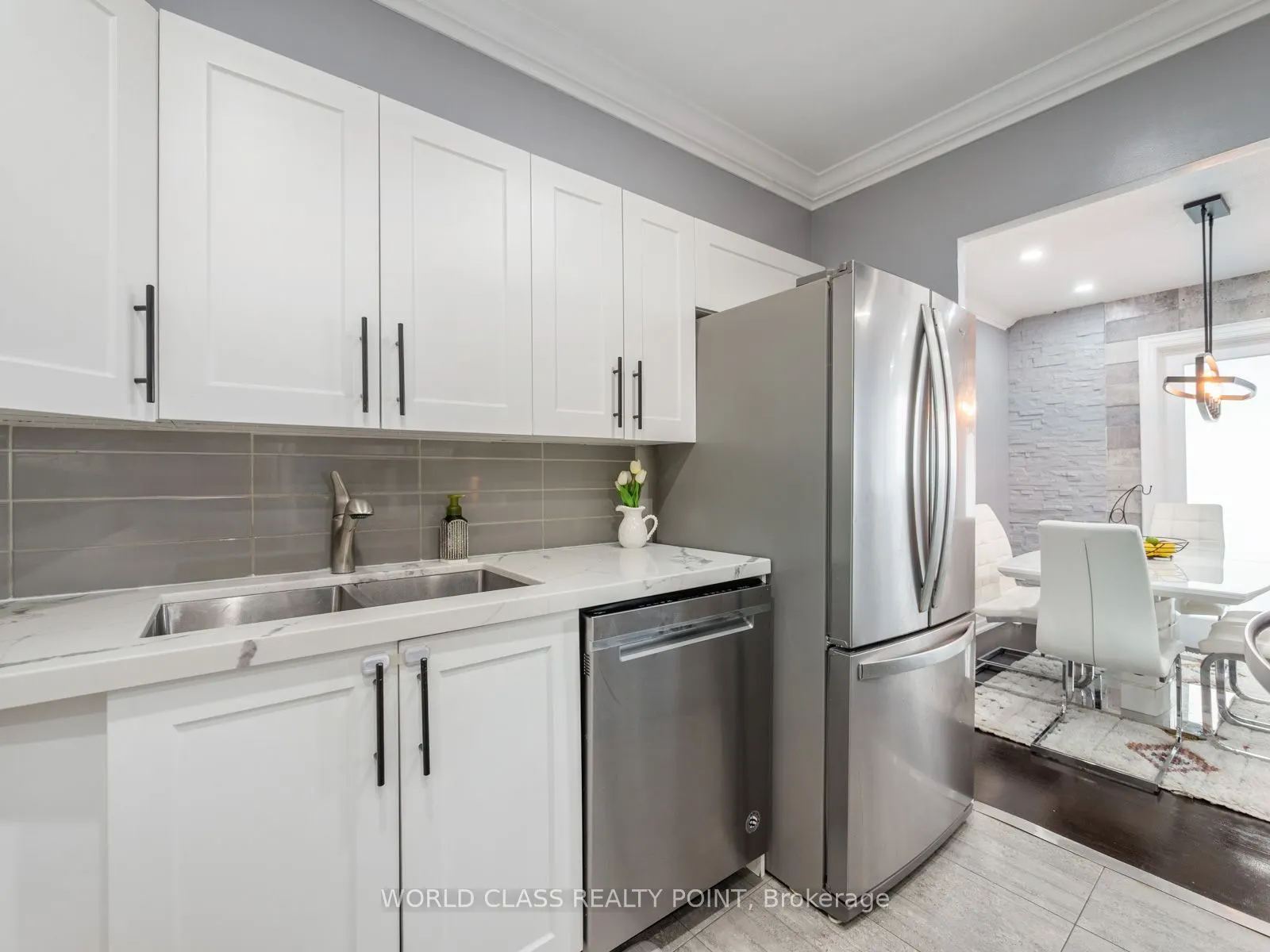 85 Emmett Avenue, #2511