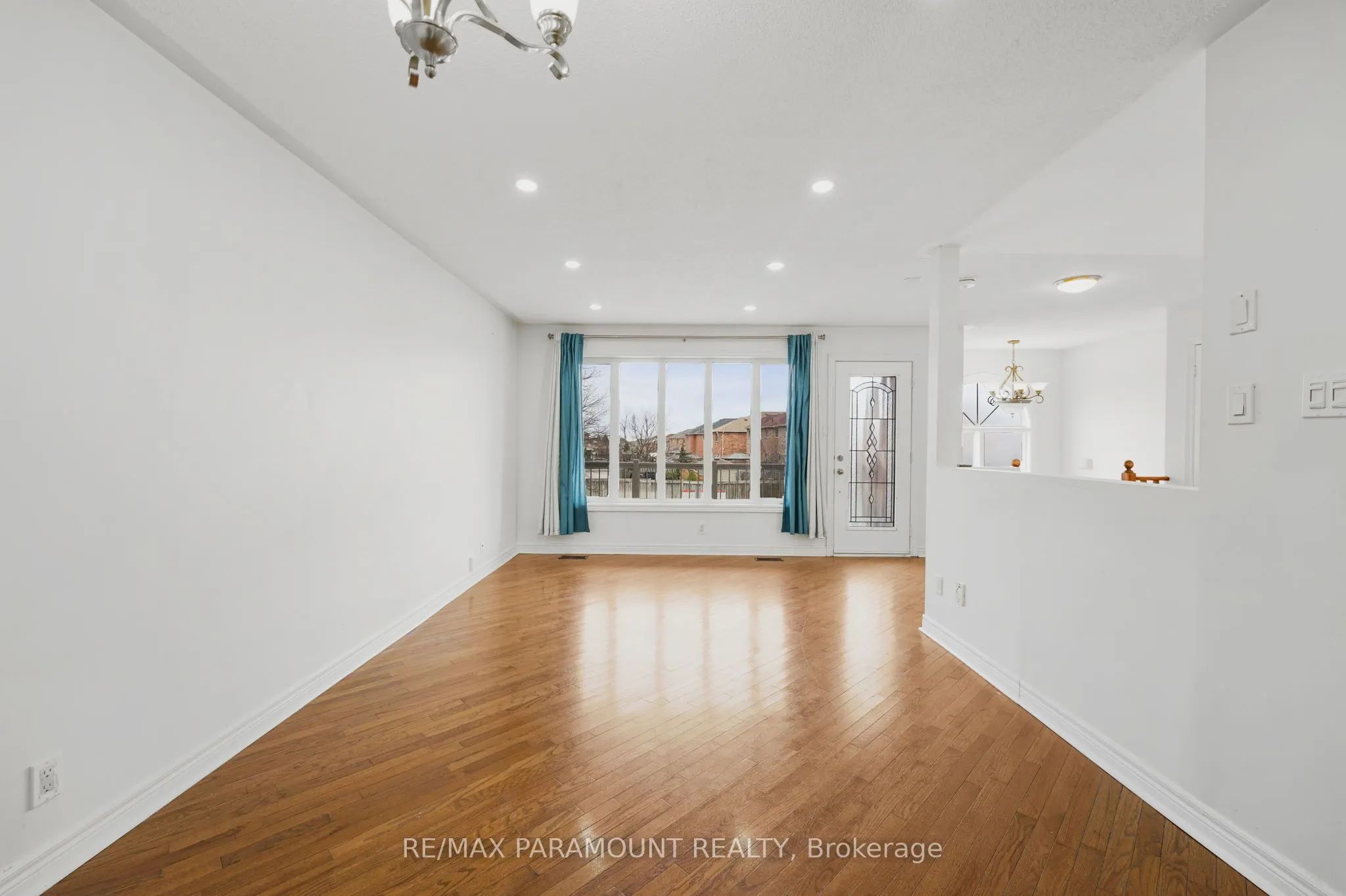 4 Summerdale Crescent, #Upper