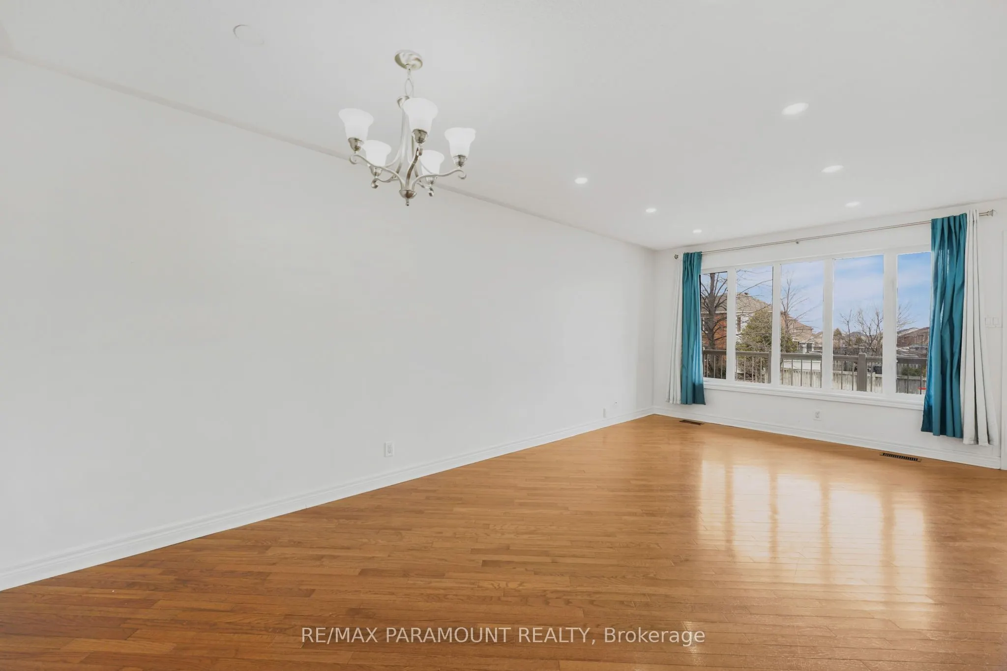 4 Summerdale Crescent, #Upper
