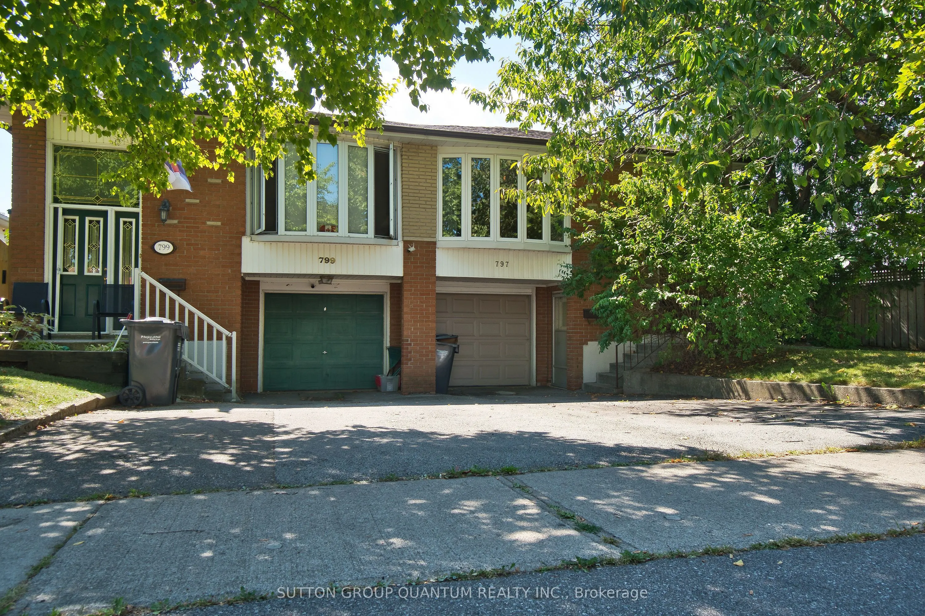 797 Eaglemount Crescent