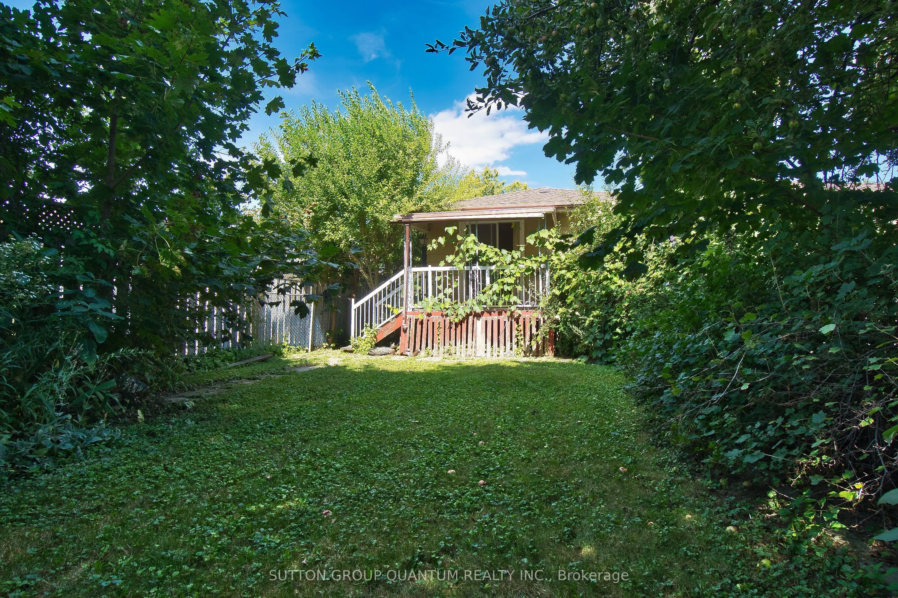 797 Eaglemount Crescent