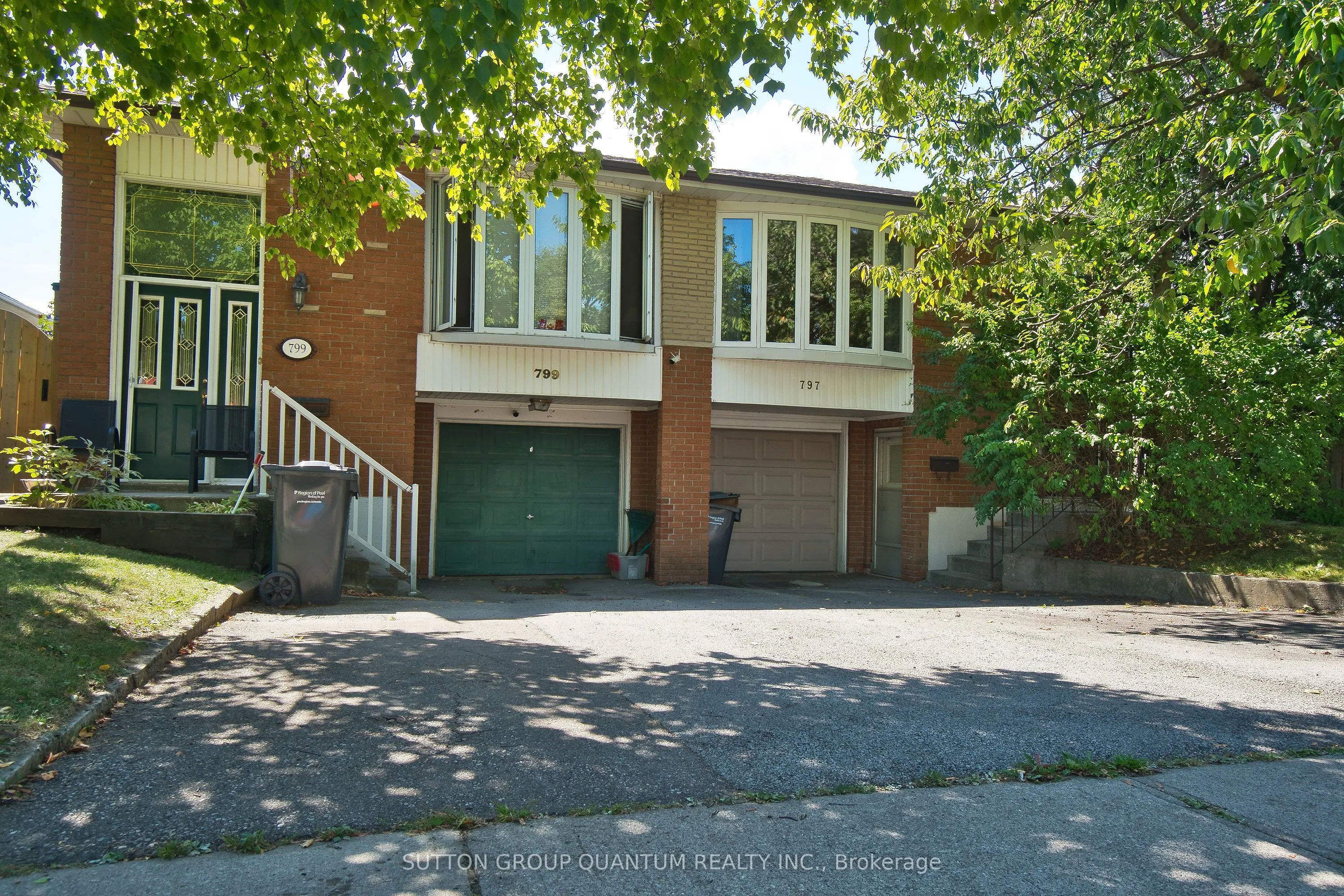 797 Eaglemount Crescent