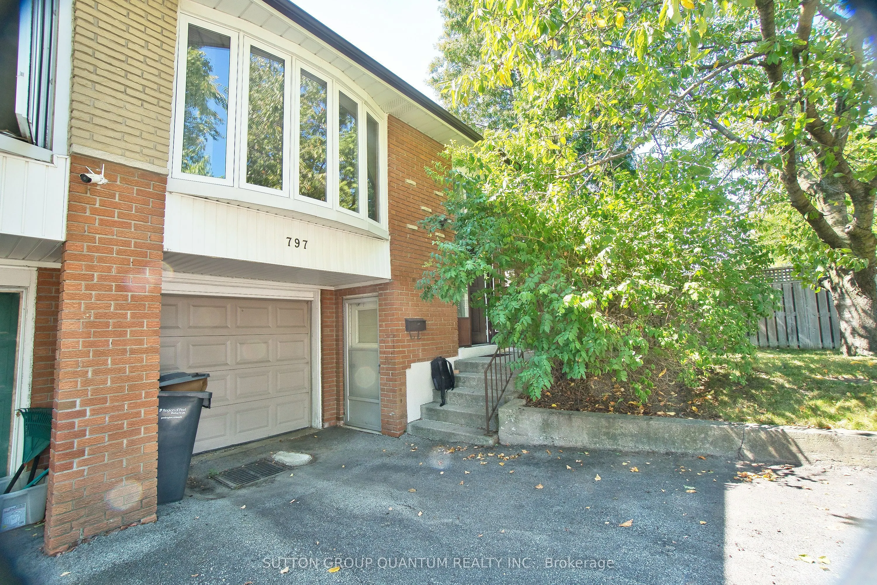 797 Eaglemount Crescent