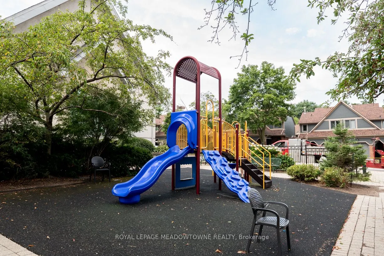 2155 Burnhamthorpe Road W, #902