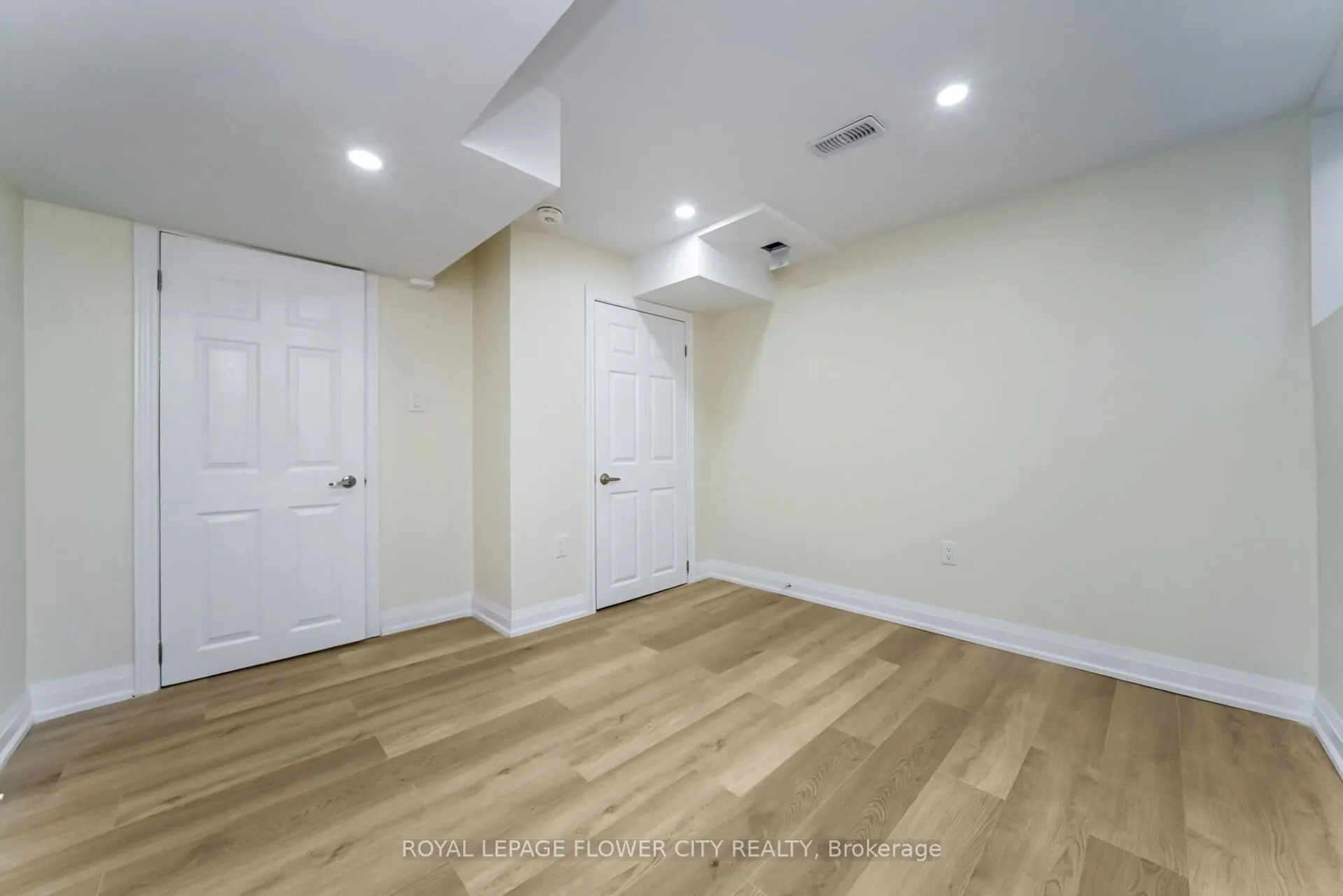 4 Natalie Court E