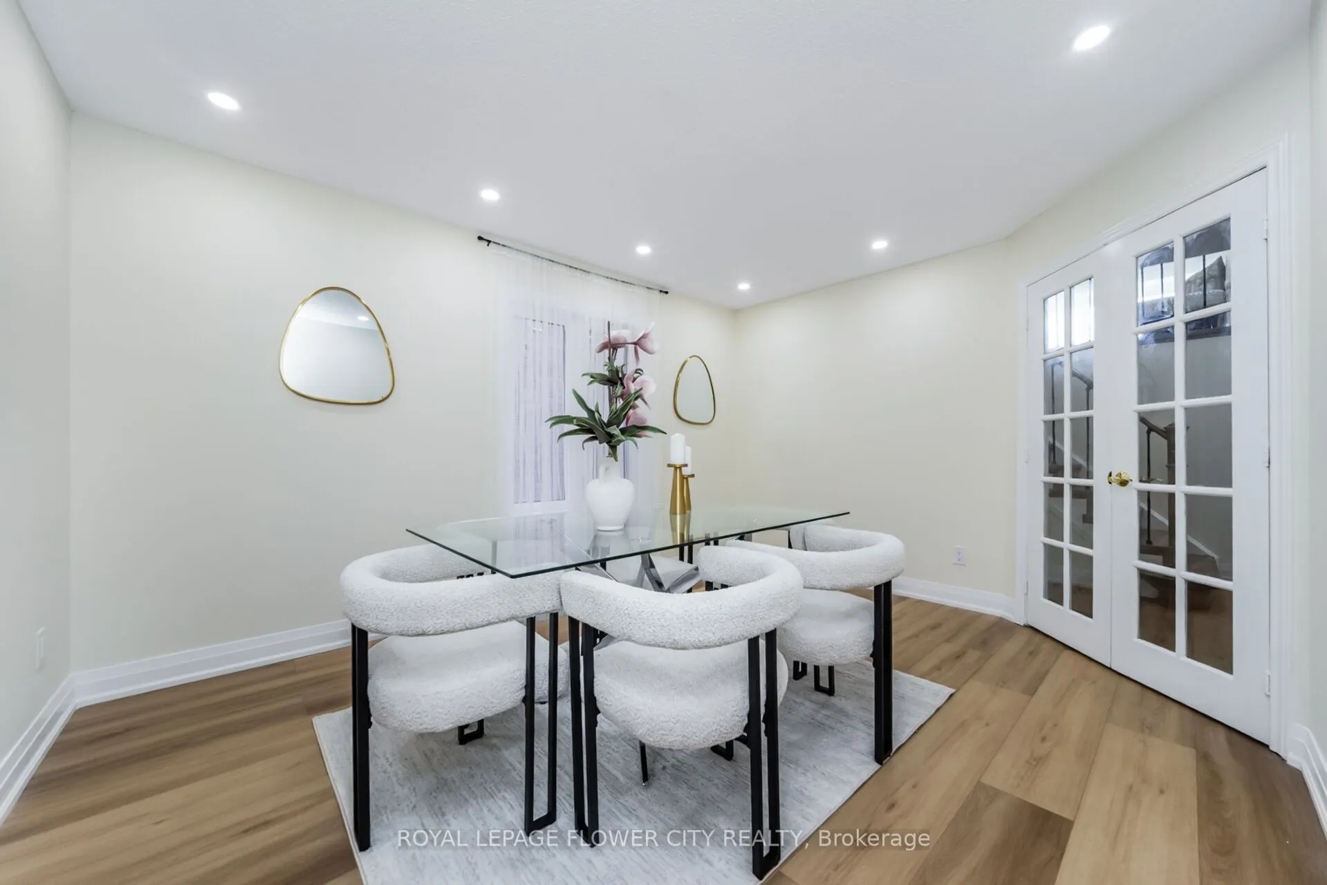 4 Natalie Court E