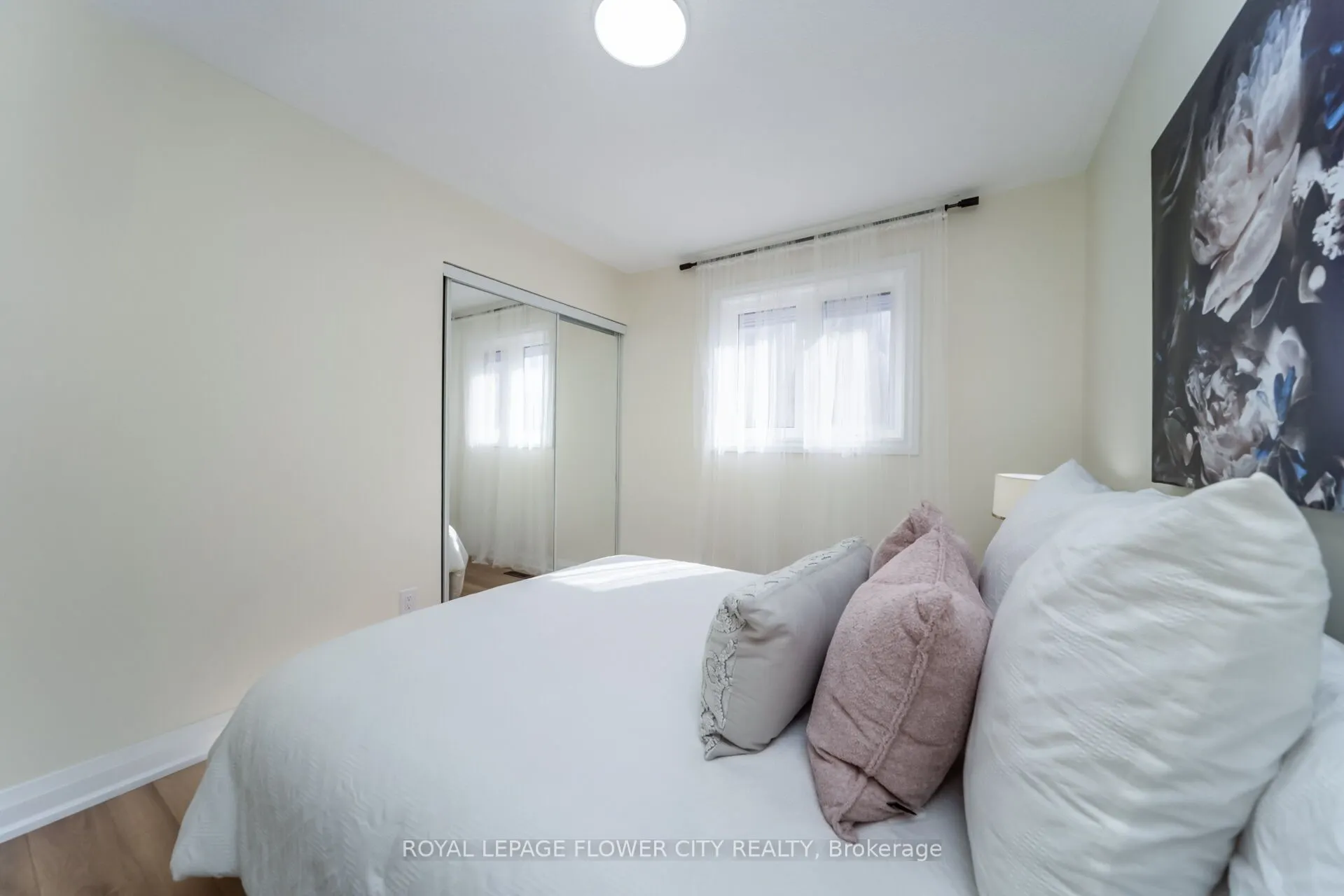 4 Natalie Court E