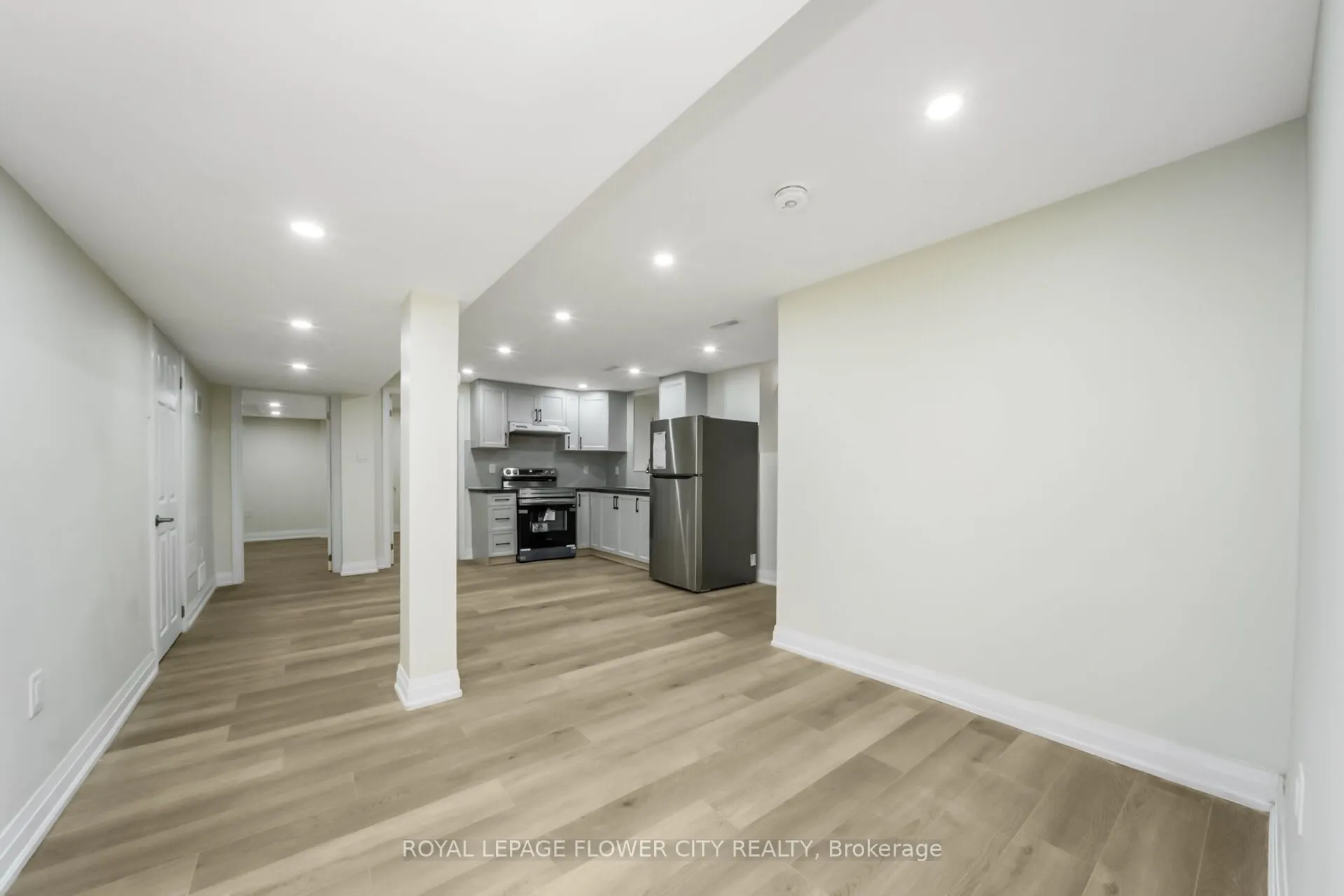 4 Natalie Court E