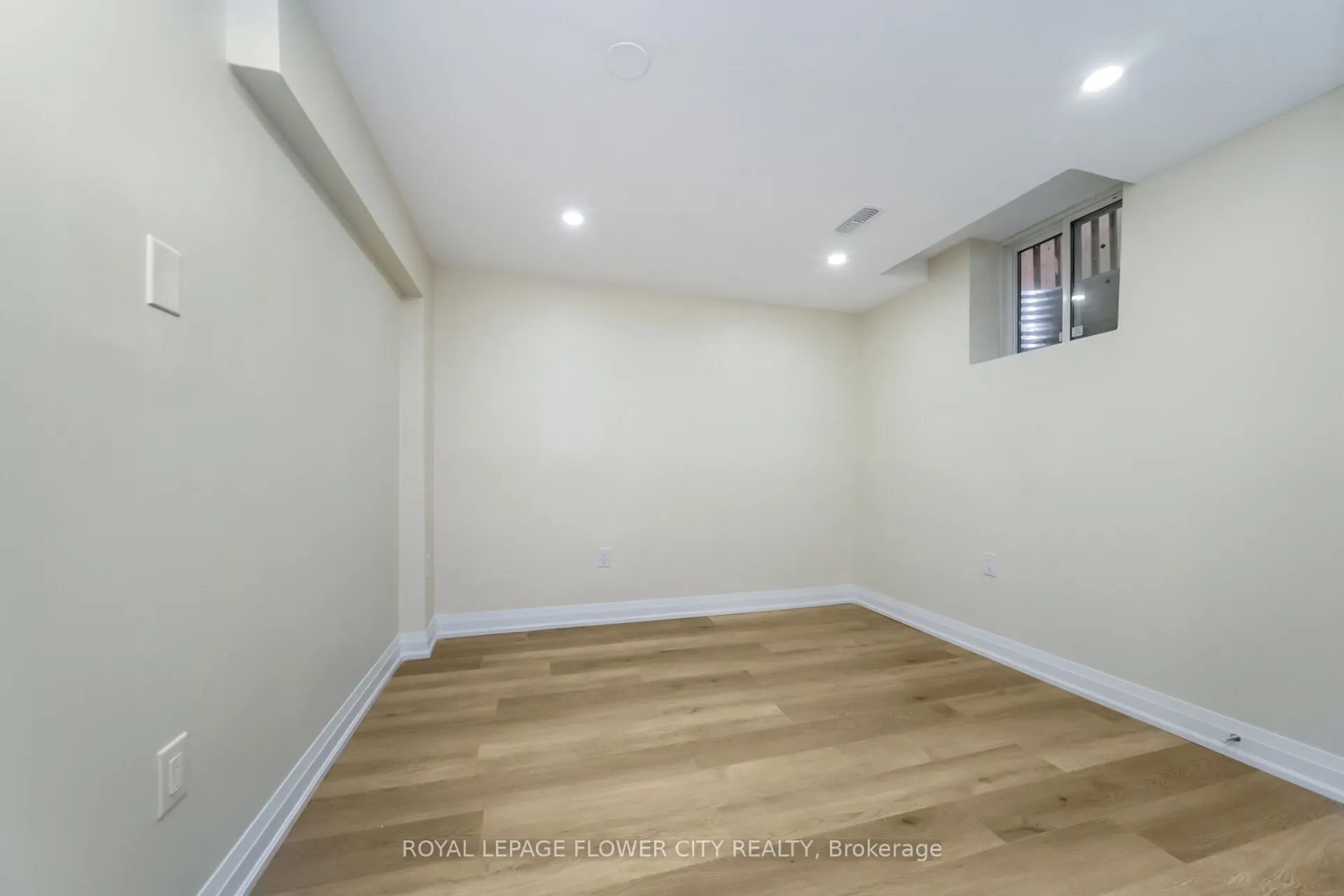 4 Natalie Court E