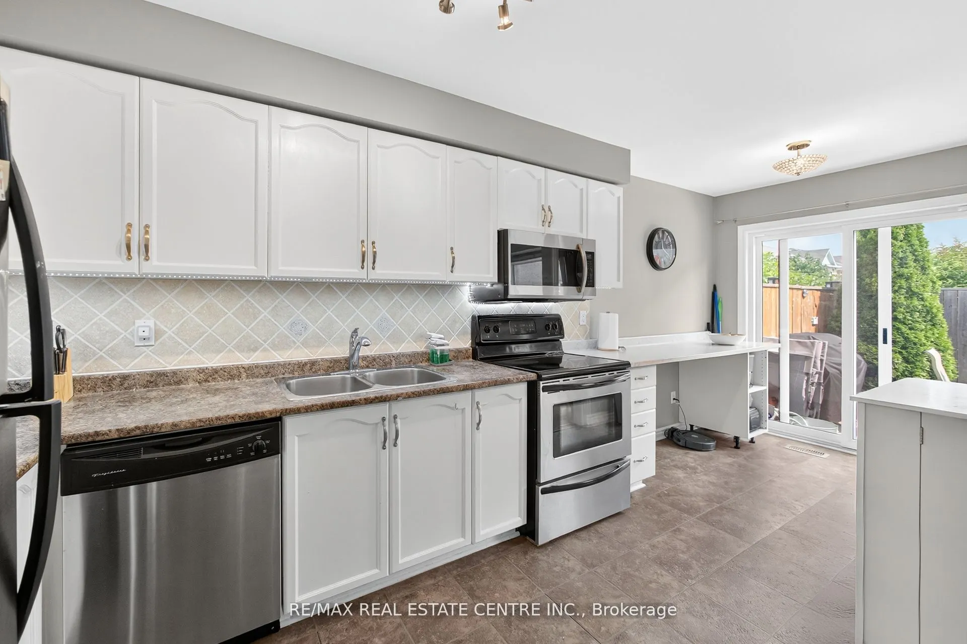 5958 GREENSBORO Drive, #81