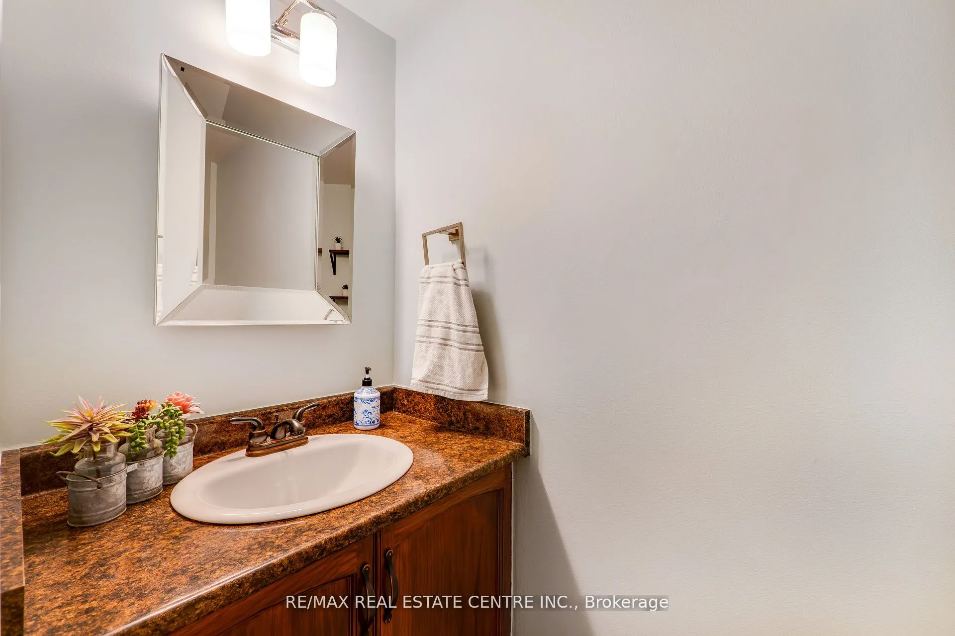 5958 GREENSBORO Drive, #81