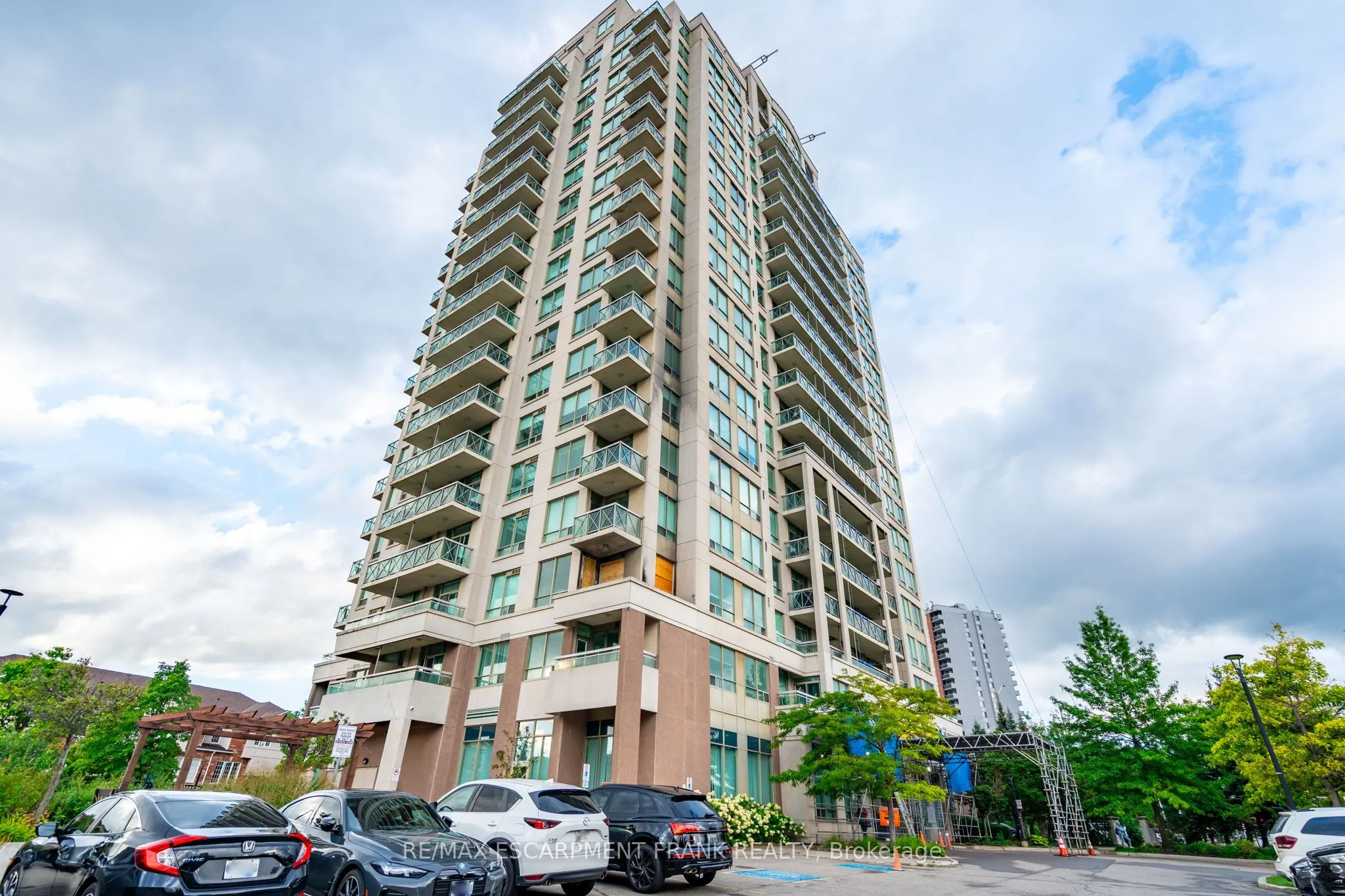 1359 RATHBURN Road E, #1801