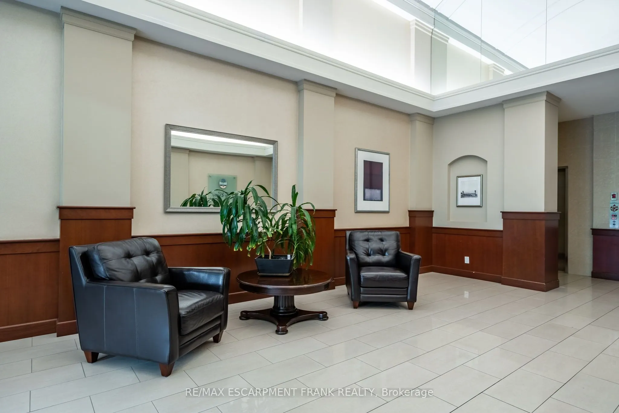1359 RATHBURN Road E, #1801