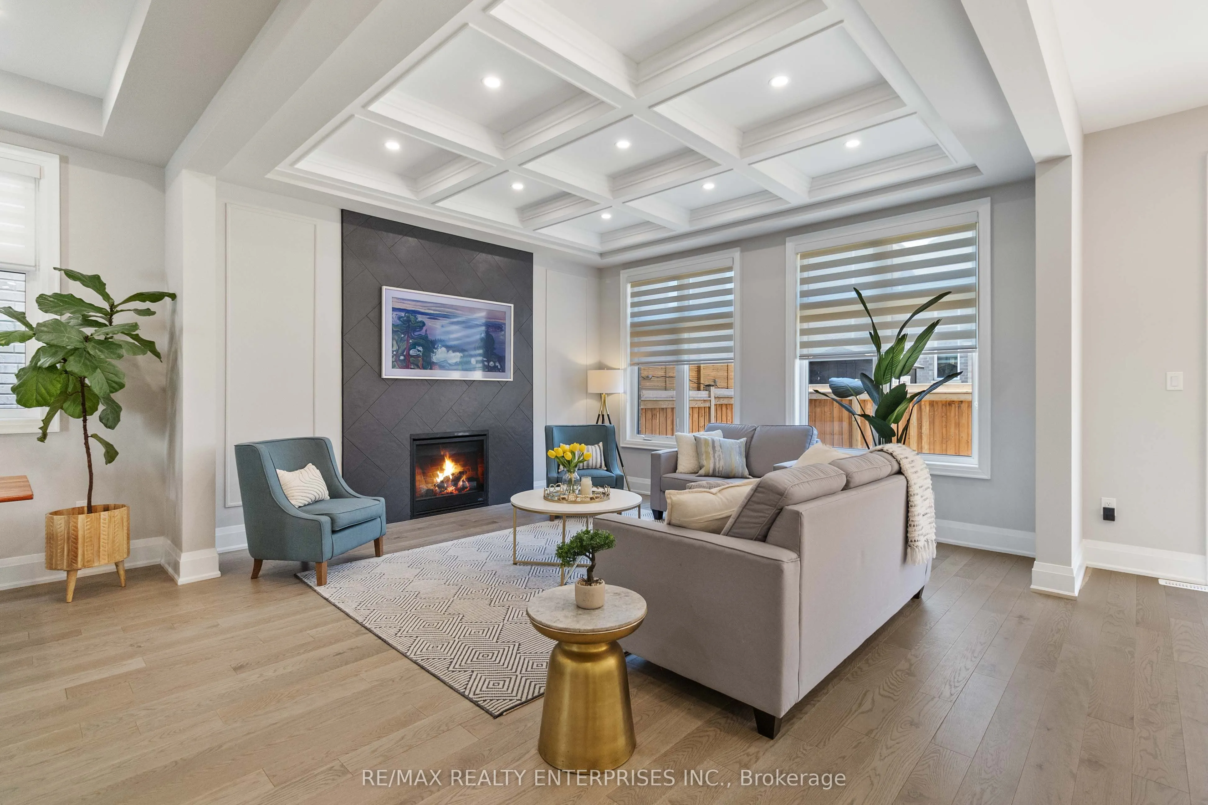 1437 Lakeport Crescent