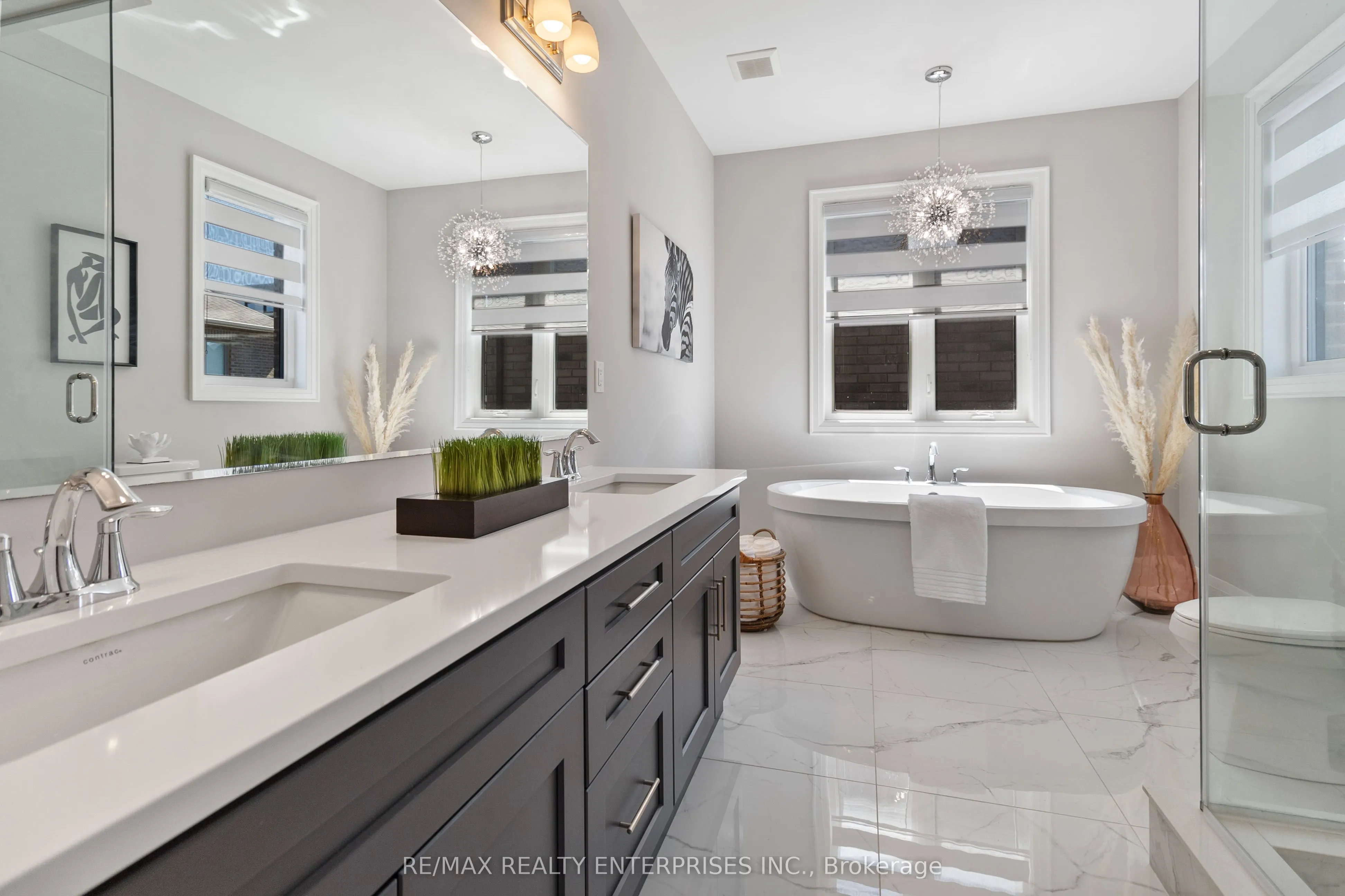 1437 Lakeport Crescent