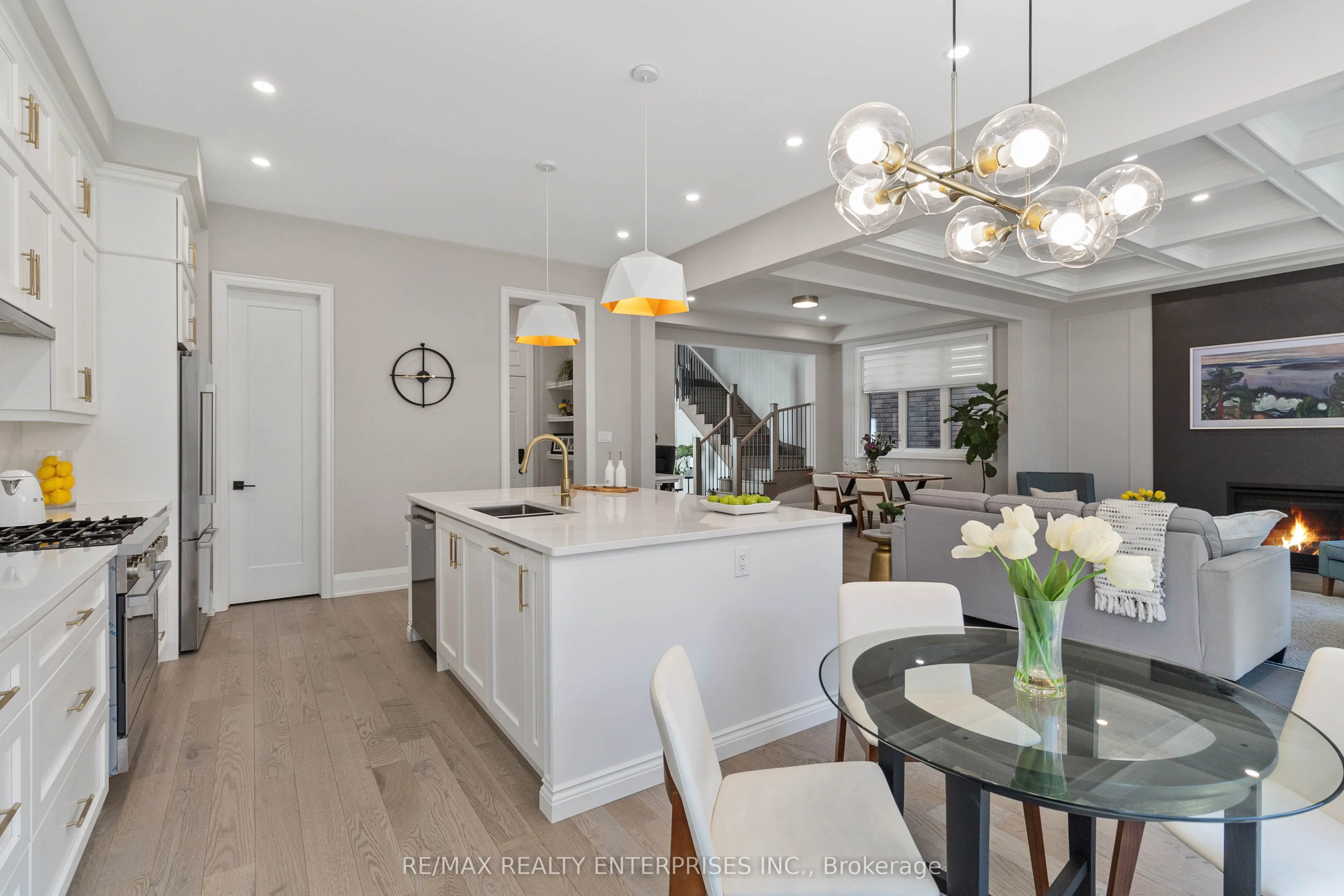 1437 Lakeport Crescent