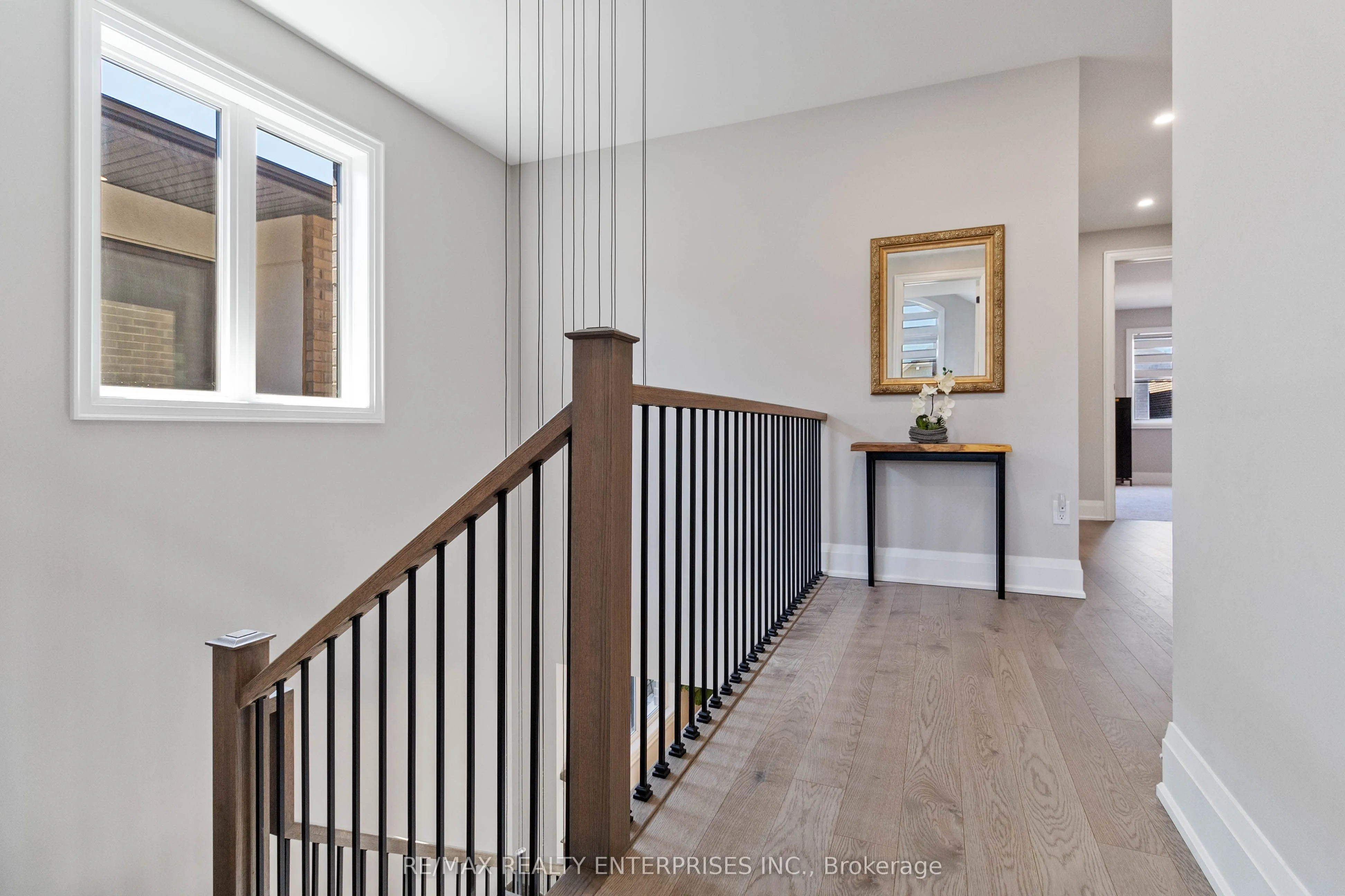 1437 Lakeport Crescent