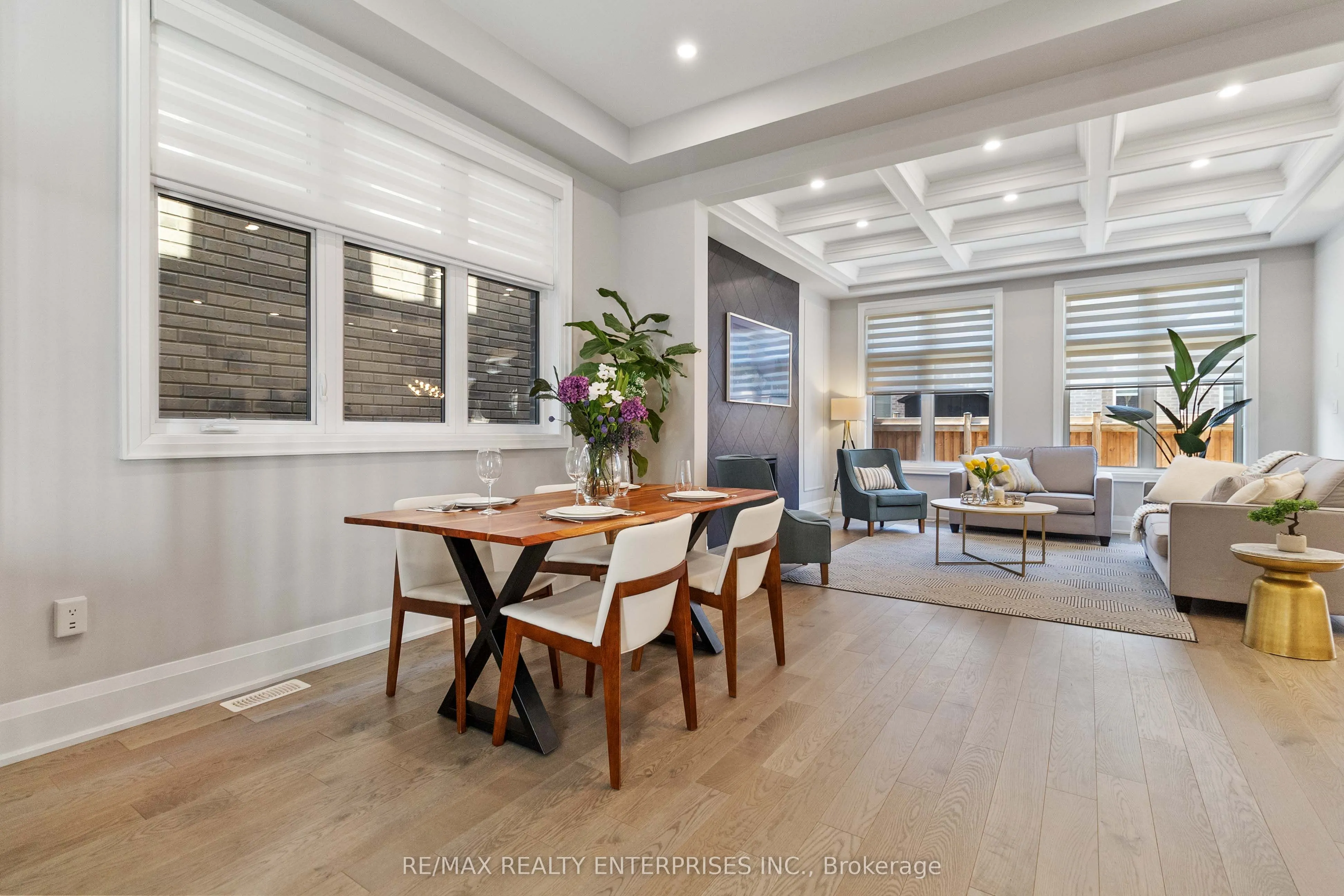 1437 Lakeport Crescent