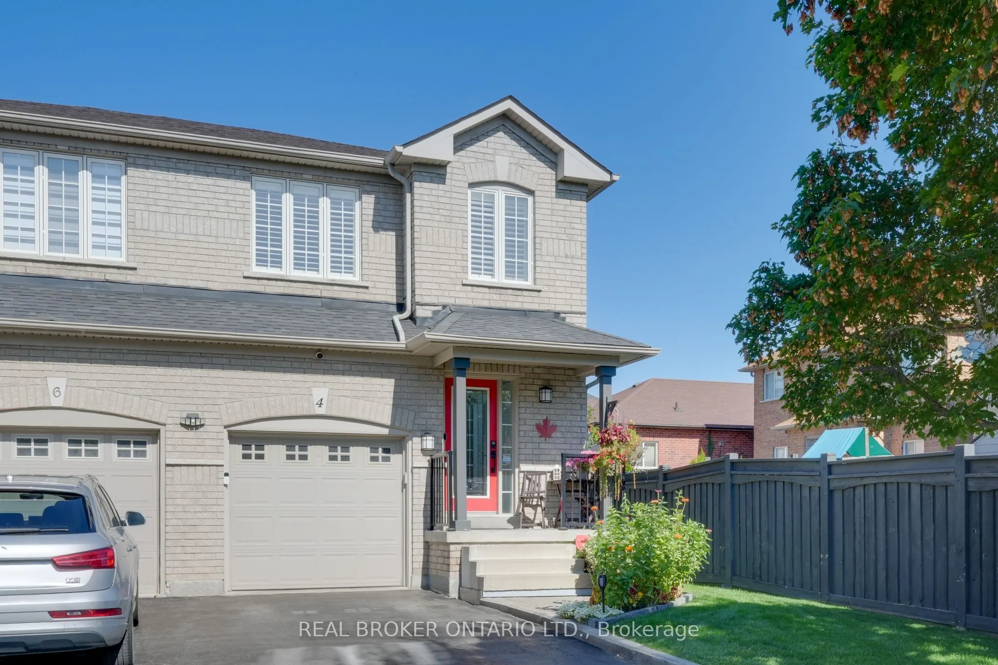 4 Ironhorse Crescent