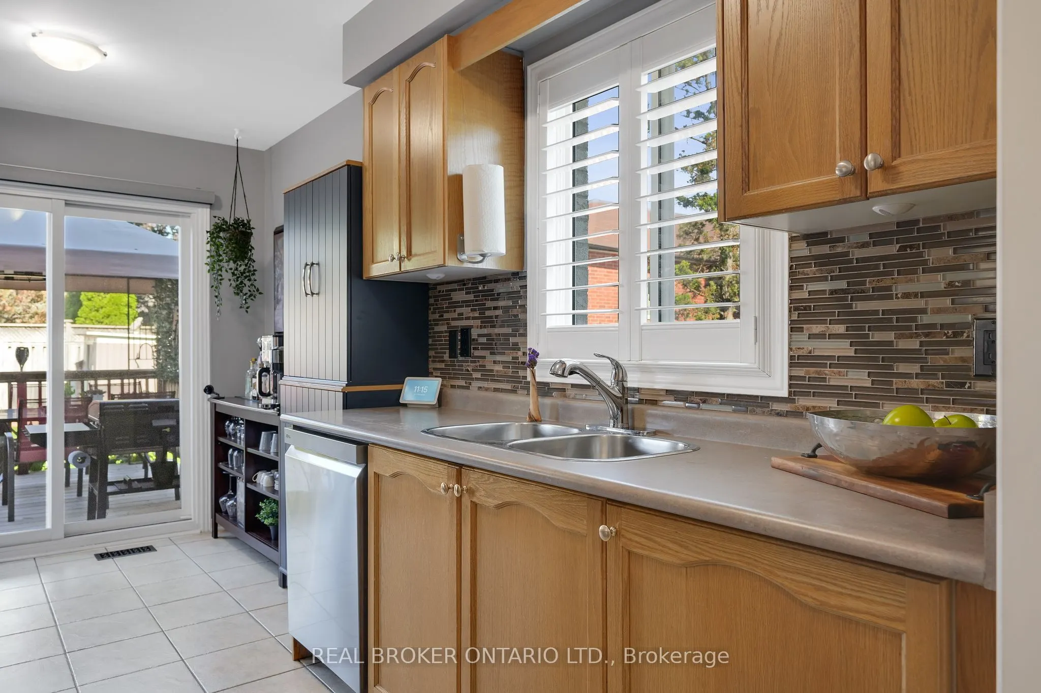 4 Ironhorse Crescent