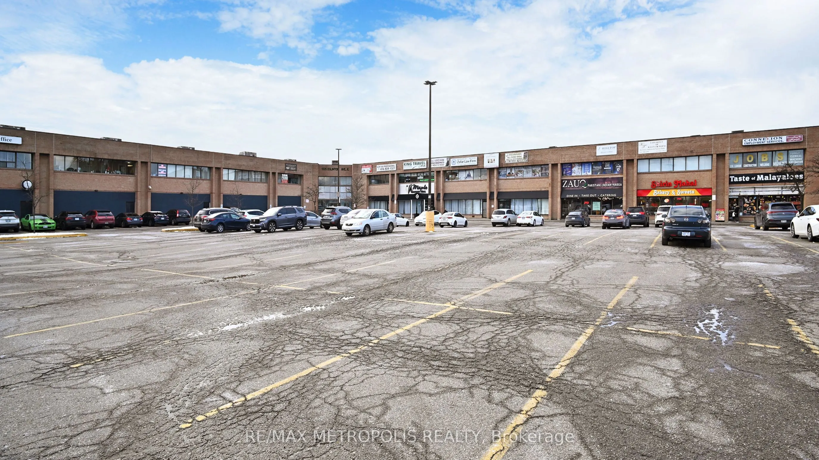 1325 Eglinton Avenue E, #211