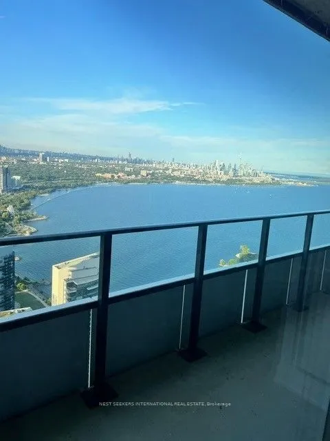 30 Shore Breeze Drive, #LPH 03A