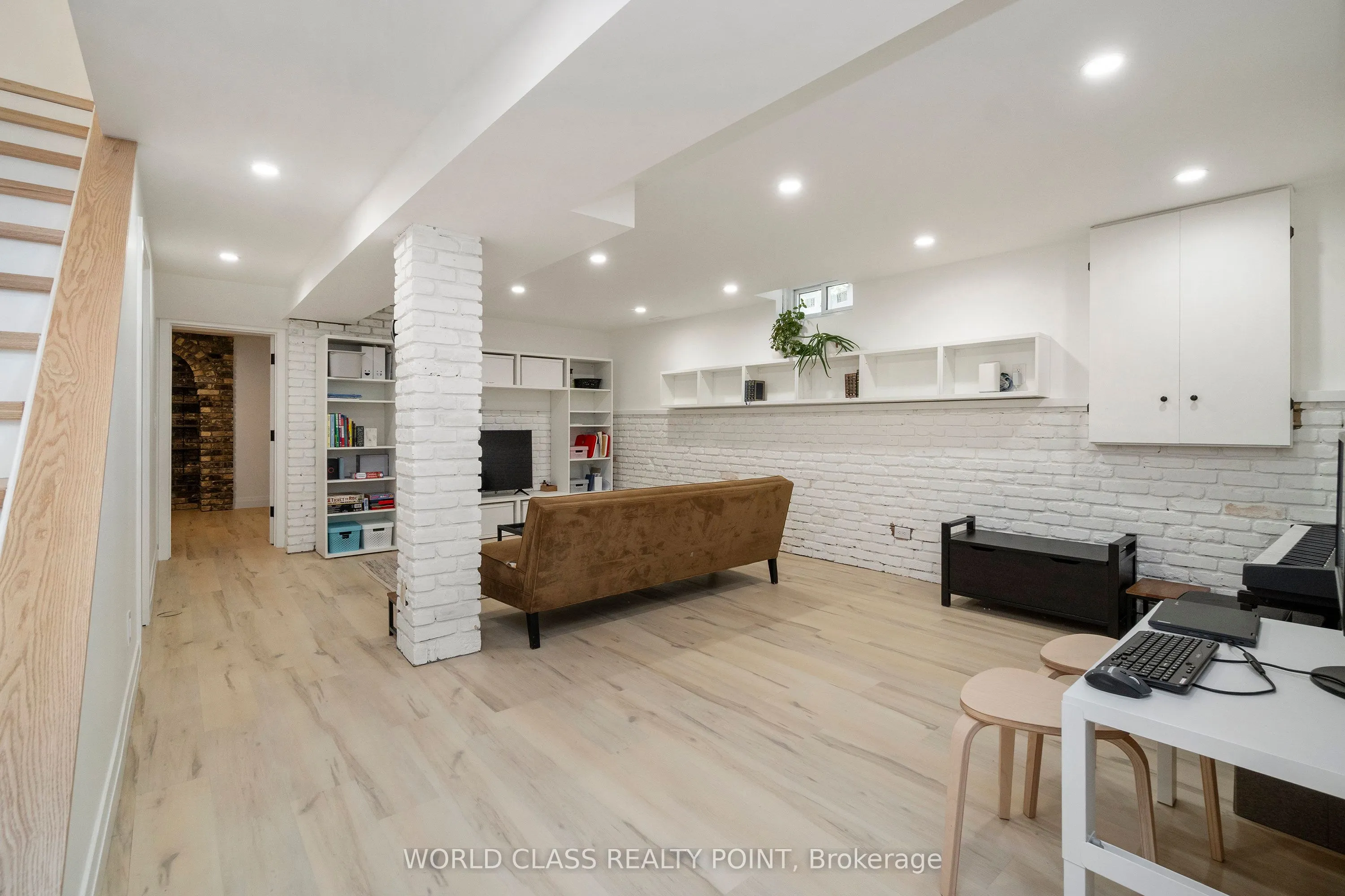 6548 Eastridge Road
