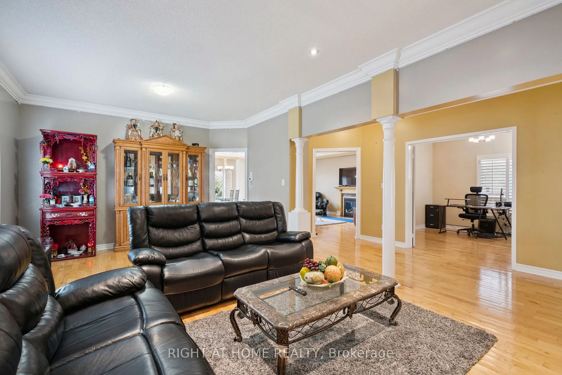 806 White Clover Way
