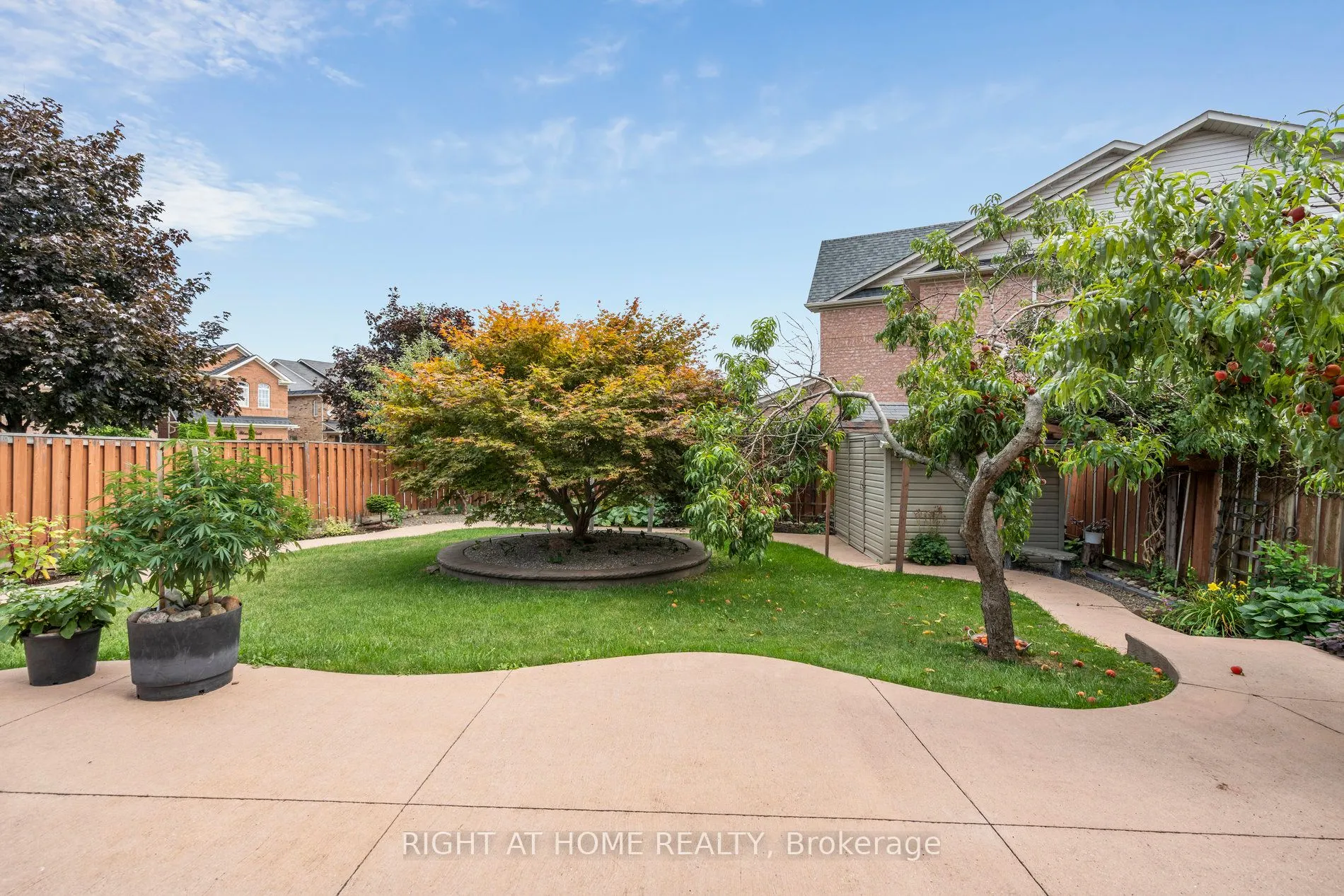 806 White Clover Way