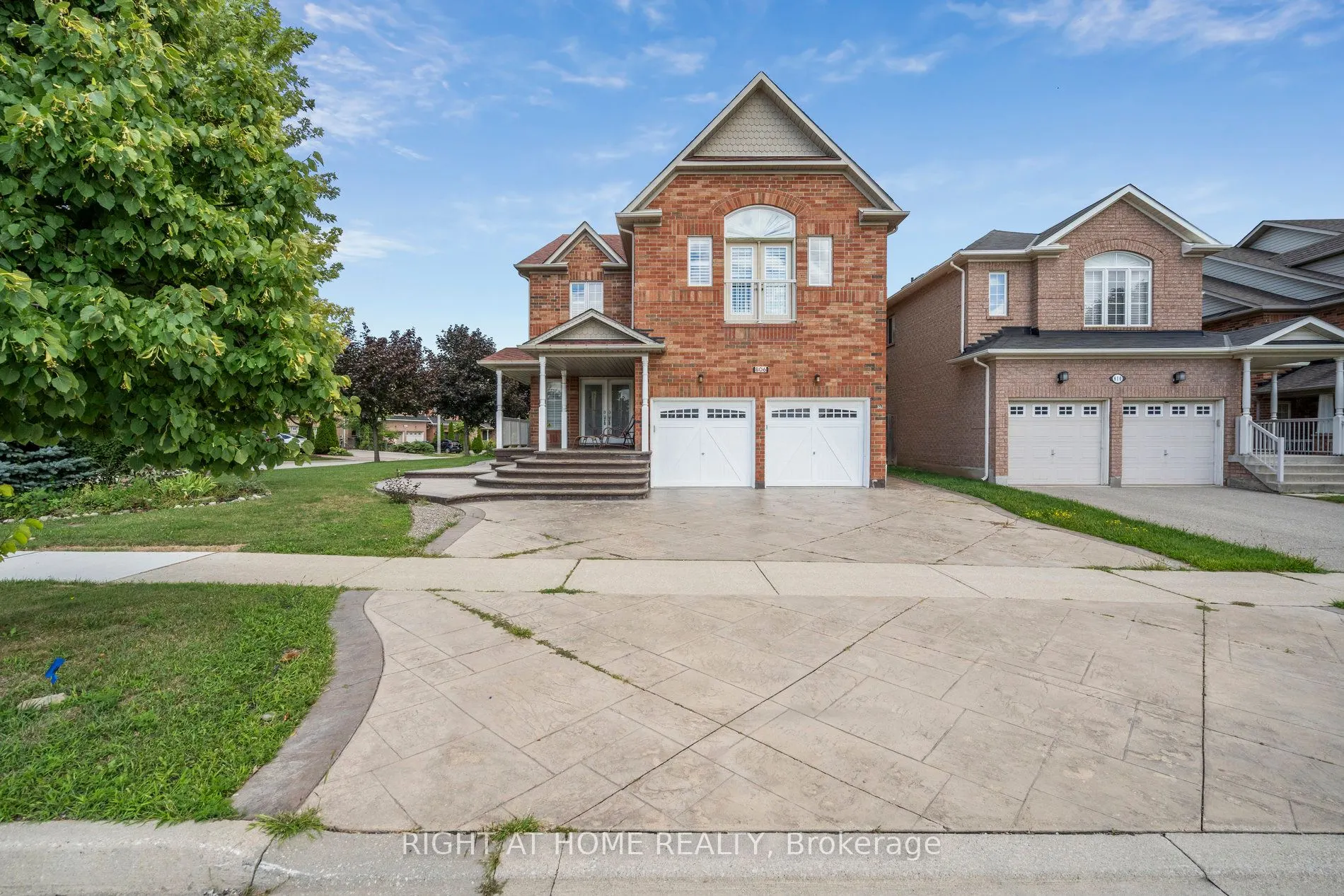 806 White Clover Way