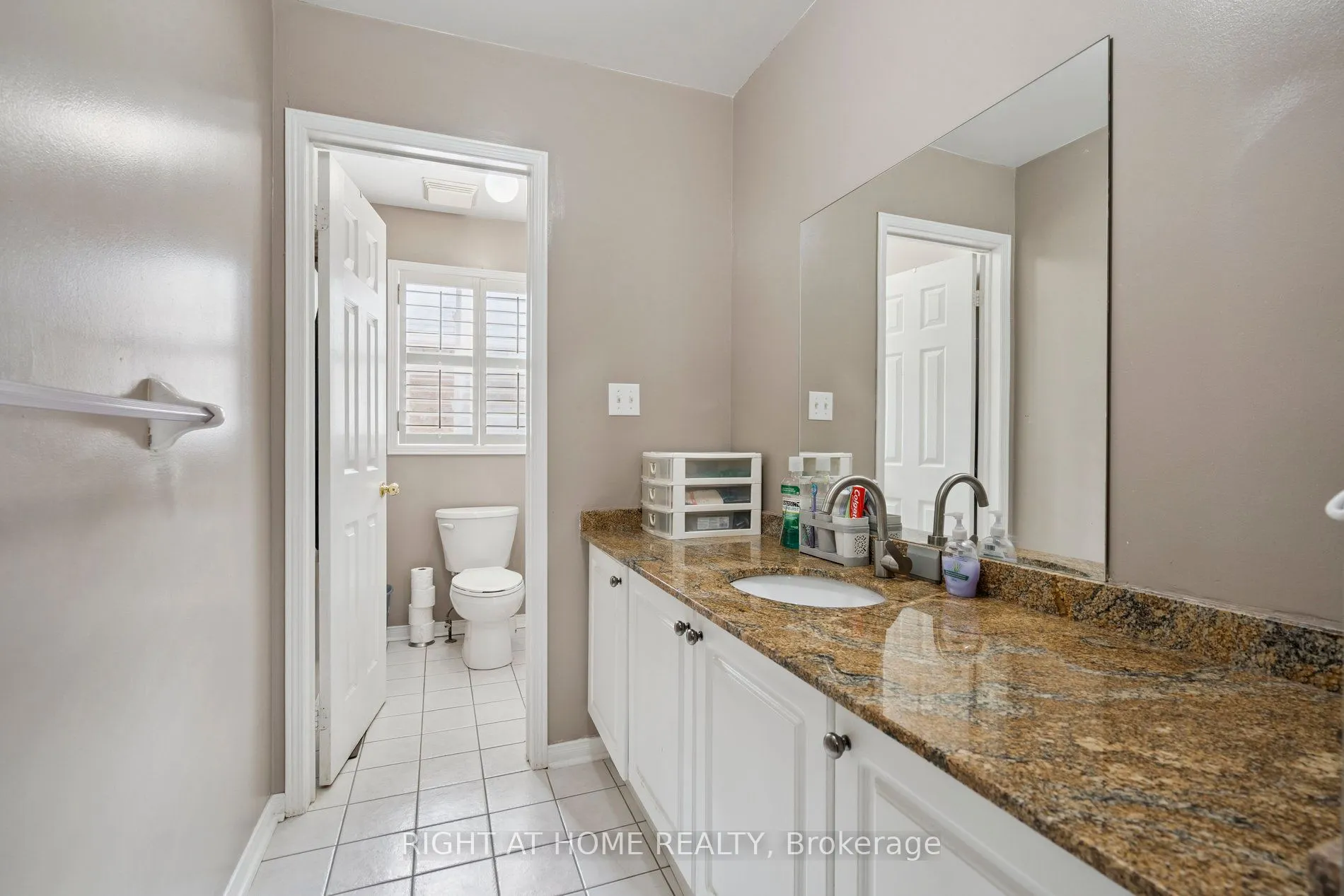 806 White Clover Way
