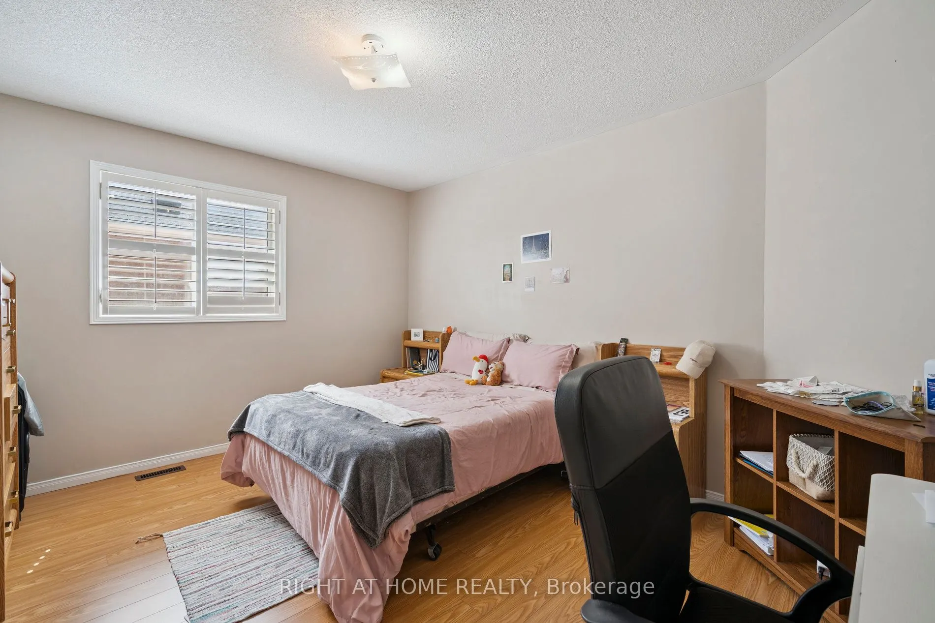 806 White Clover Way