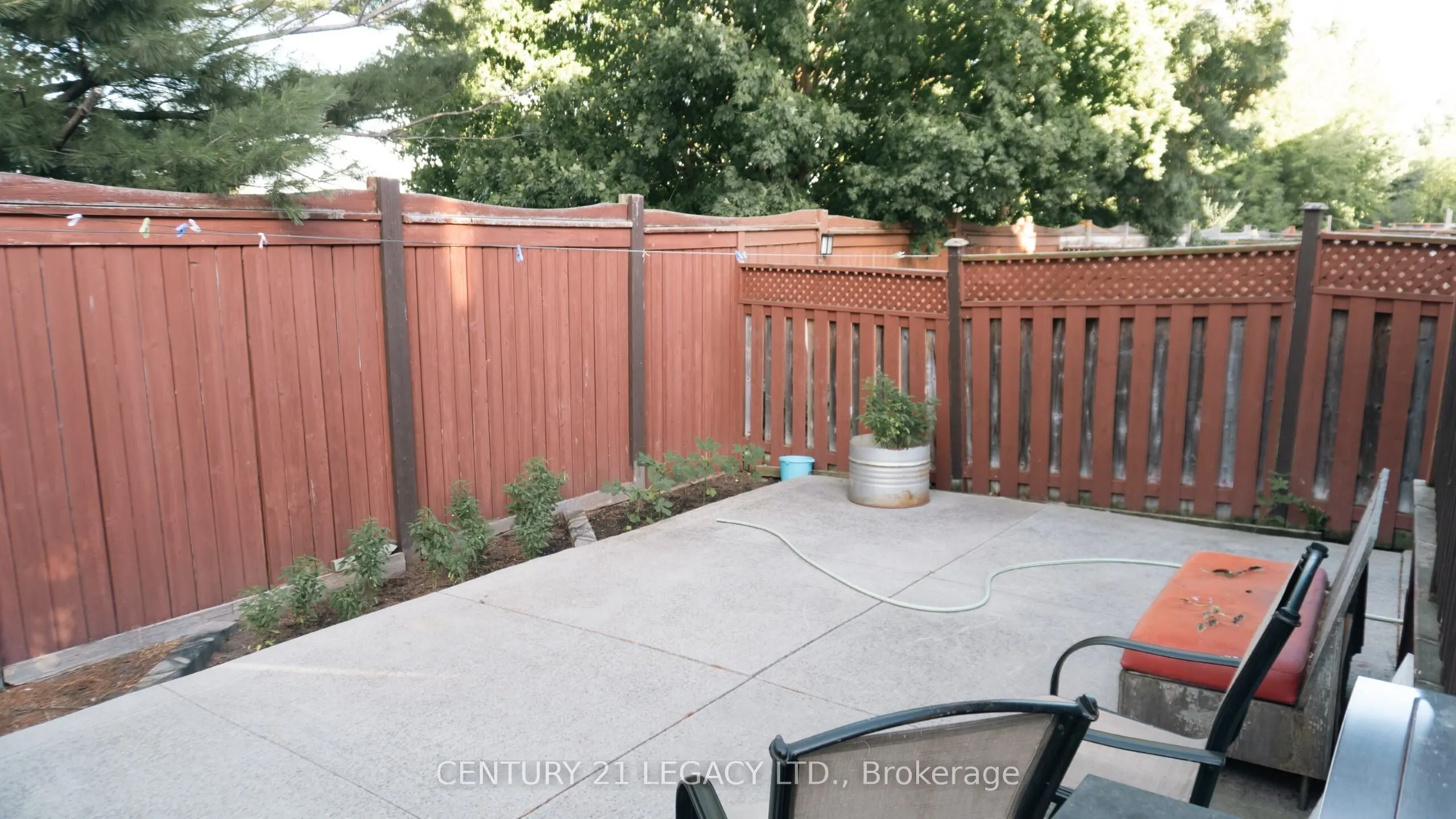 25 Revelstoke Place
