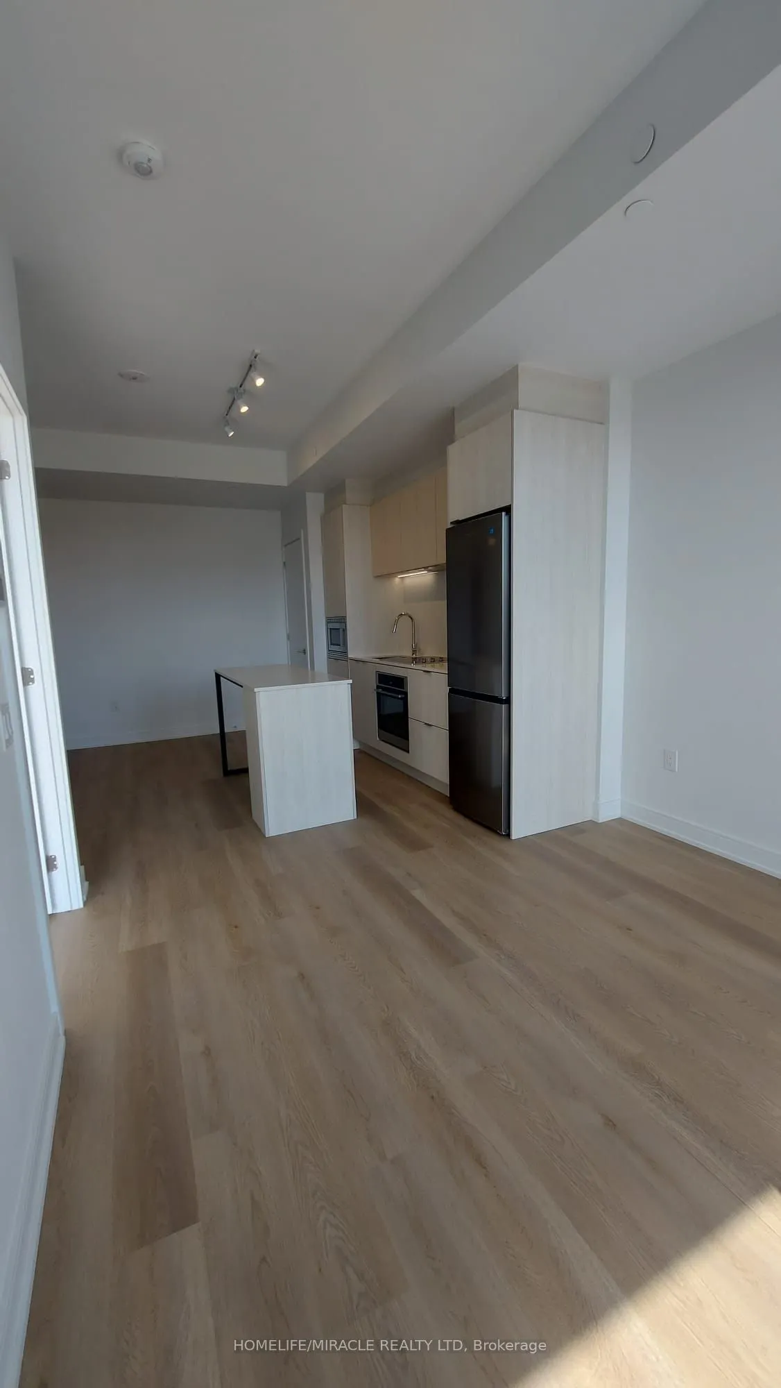 3009 NOVAR Road, #807